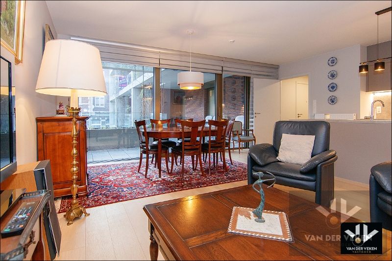 Zeer recent en bijzonder goed afgewerkt assistentie-appartement met 2 slaapkamers en een riant terras van 23m² met het beste zicht op de binnentuin in het hartje van Hasselt-centrum foto 6