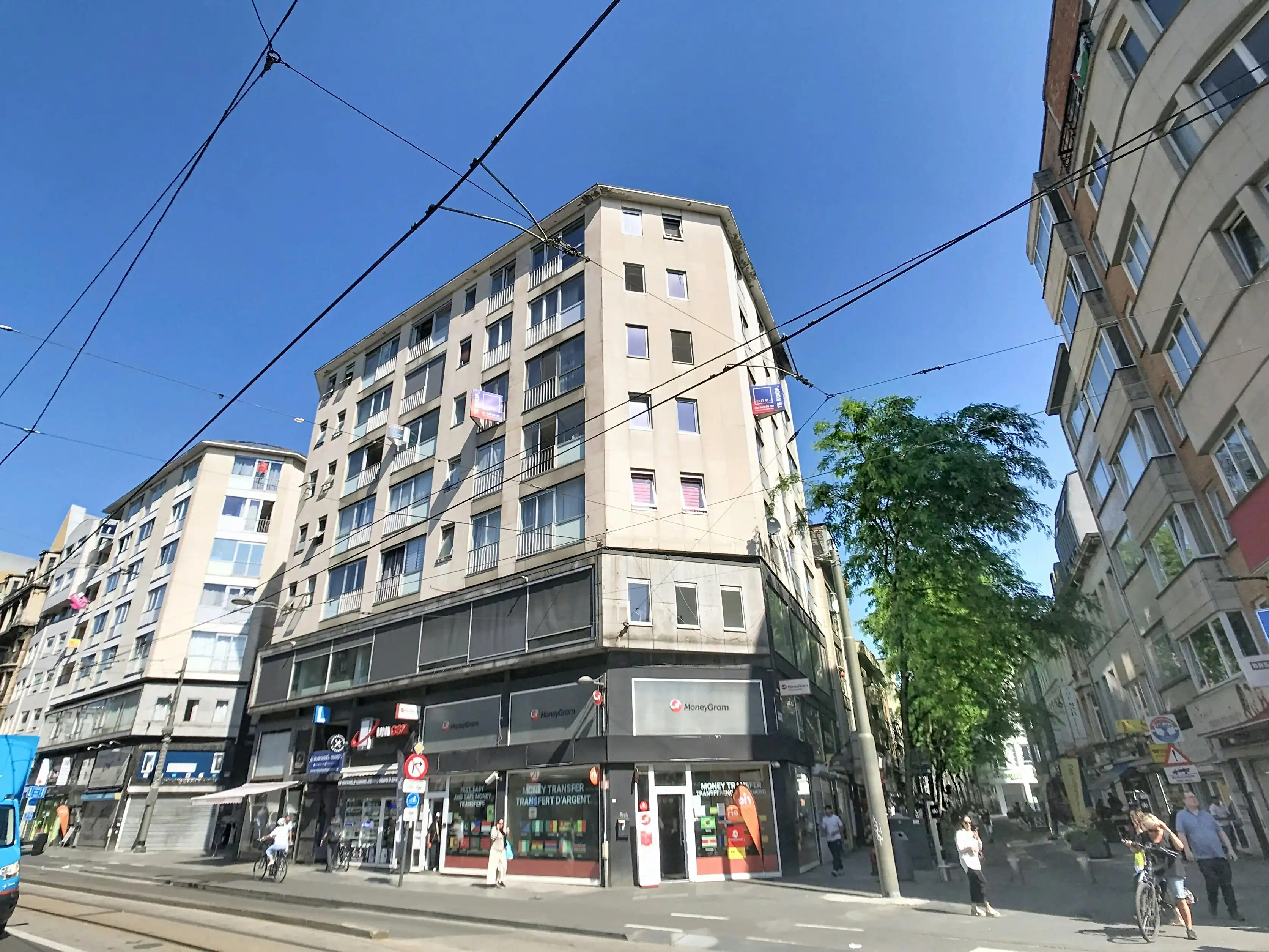 Gerenoveerd één slaapkamer appartement te koop in Antwerpen foto 19