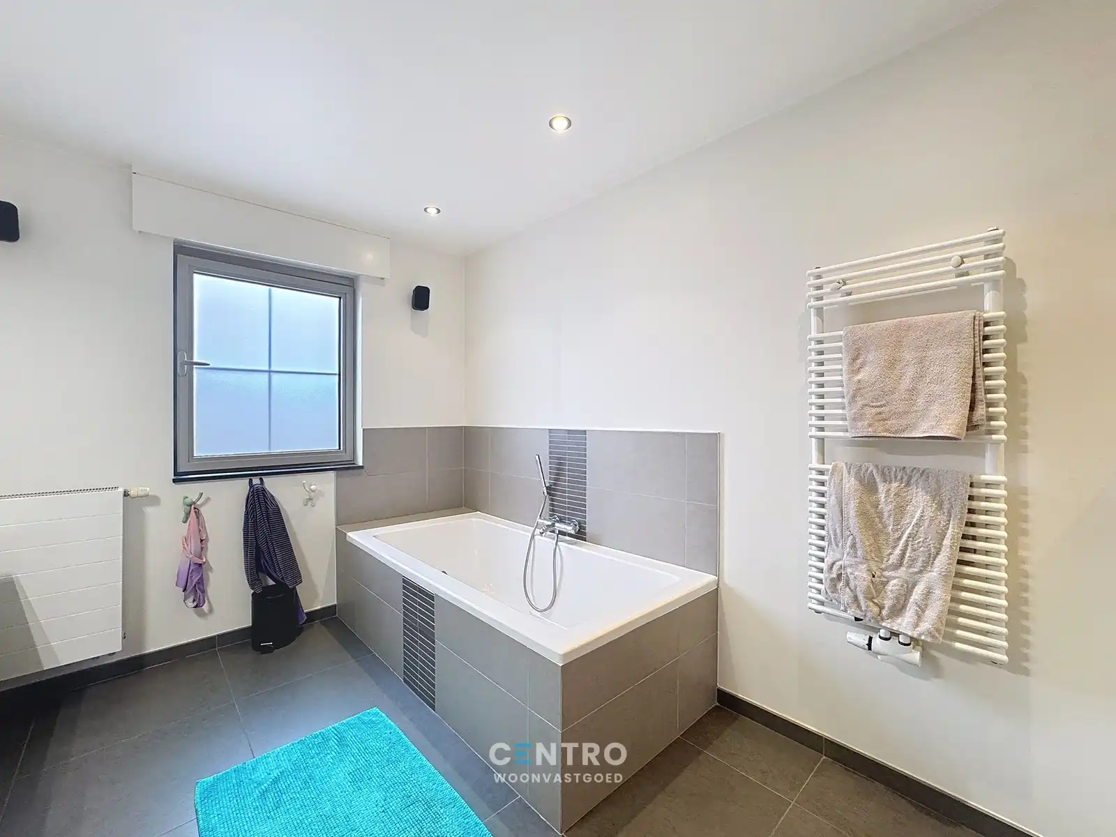 ENERGIEZUINIGE koppelvilla met 4 slpks, dubbele garage n ZUIDger. tuin! foto 10