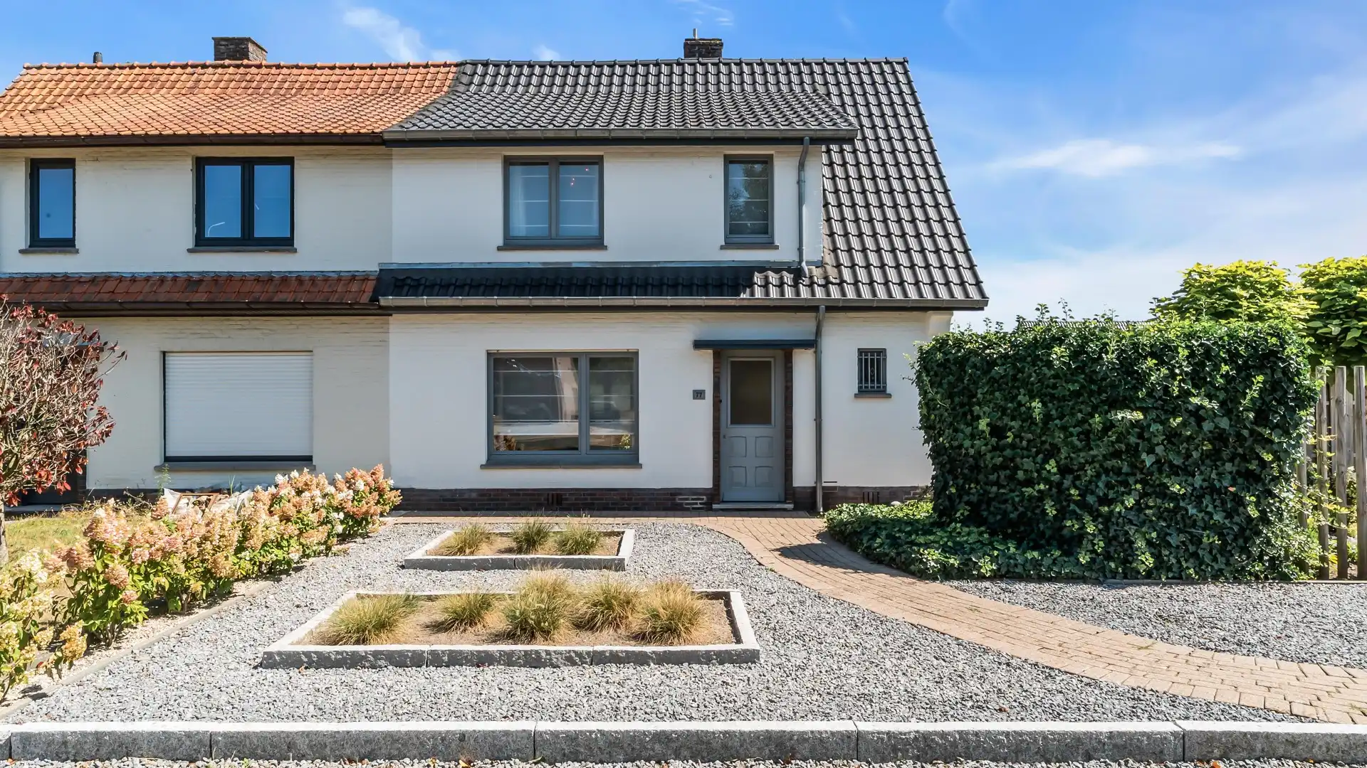 Charmante woning 3 slaapkamers een gezellige tuin te As foto 2
