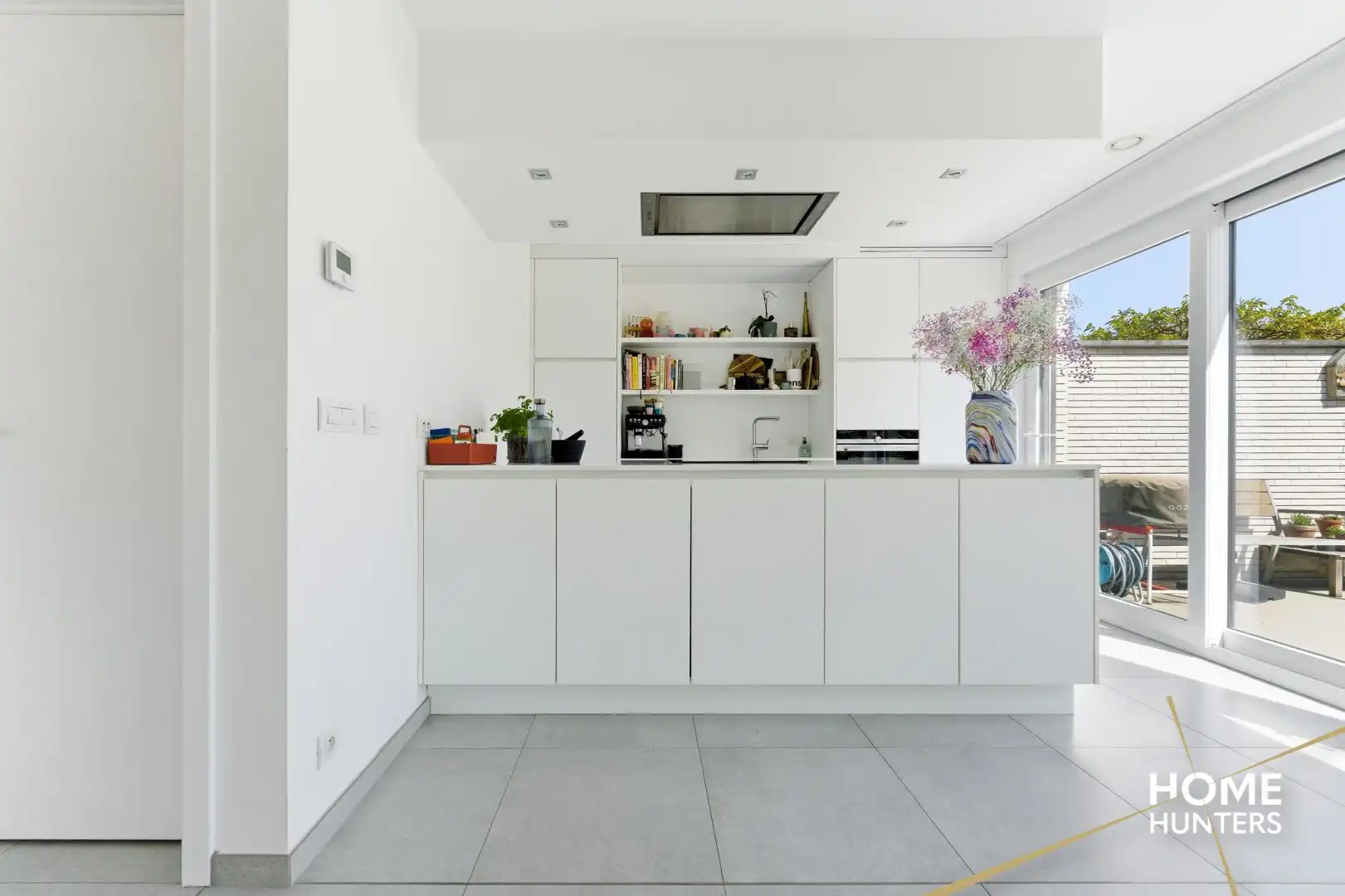 Exclusieve, energiezuinige Halfopen bebouwing (2017) met 4 slaapkamers, zonnige tuin en hoogwaardige afwerking te Ieper foto 9