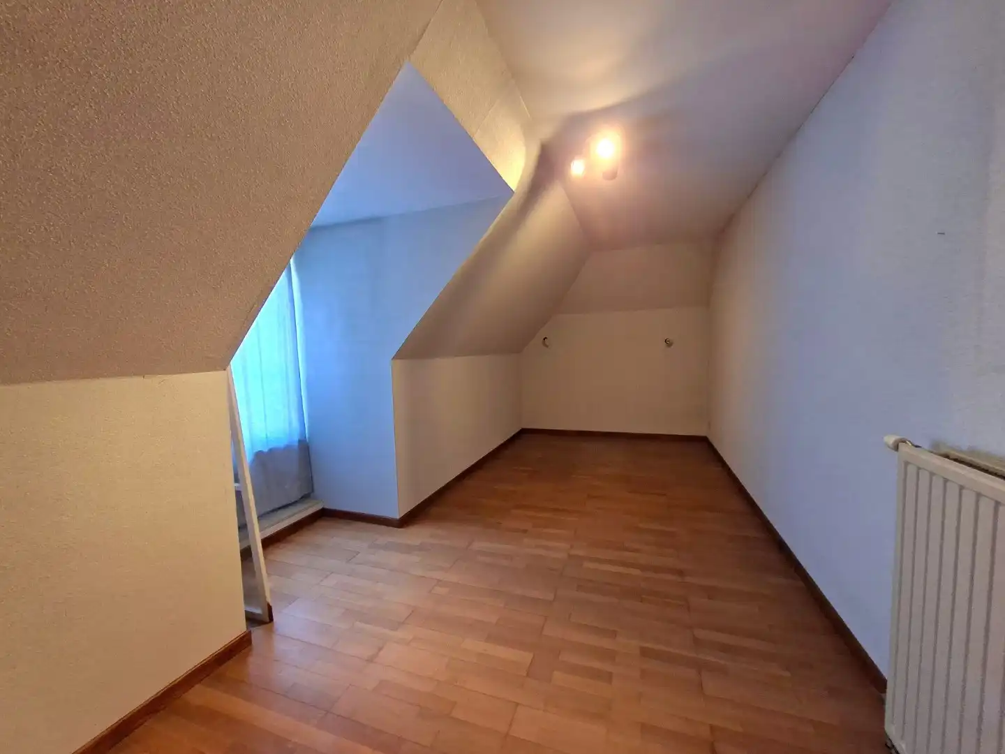 Residentieel gelegen villa foto 12