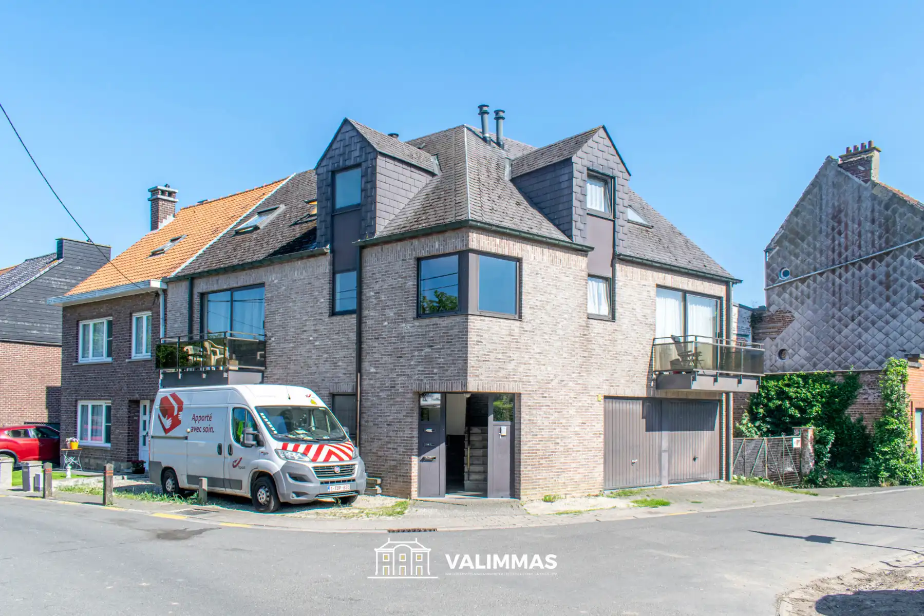 Welgelegen opbrengsteigendom met 3 appartementen & garage... foto 2