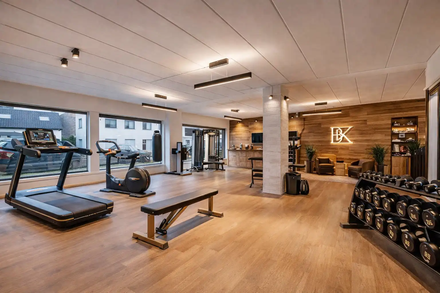 Luxe woning met binnenzwembad en afzonderlijke handelsruimte foto 22