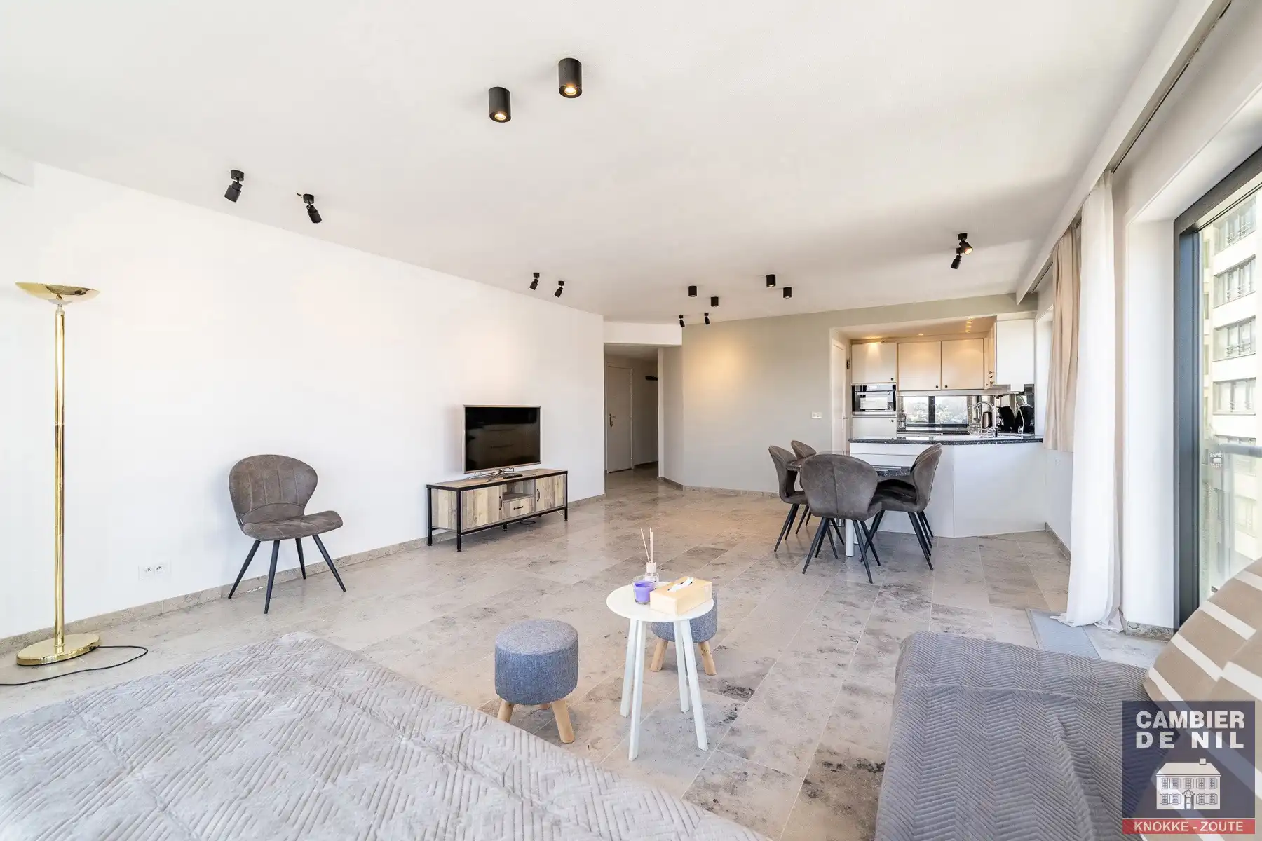 Zonnig appartement met open zicht in hartje Zoute ! foto 8