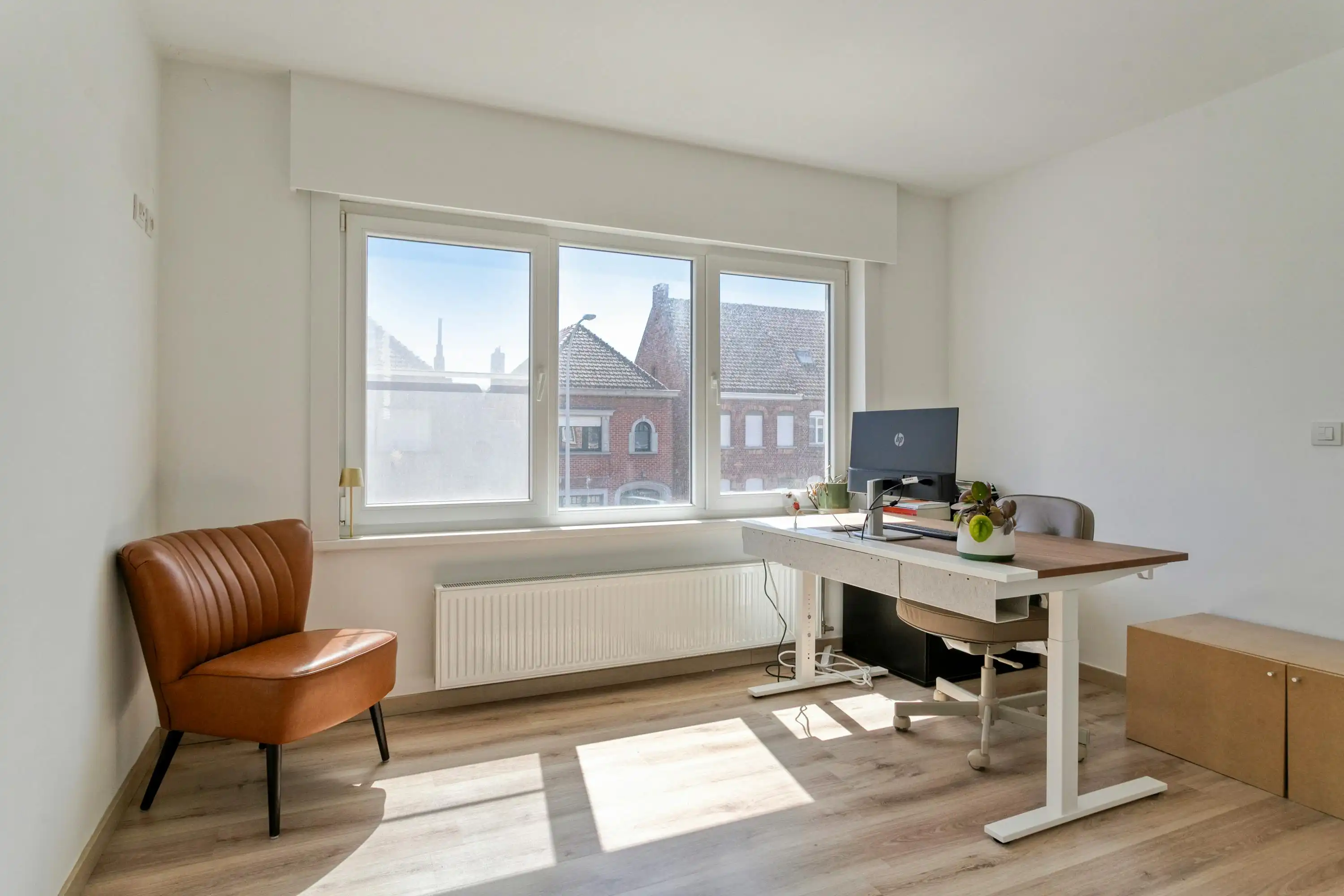 Volledig gerenoveerd huis te Waregem met aangename tuin foto 15