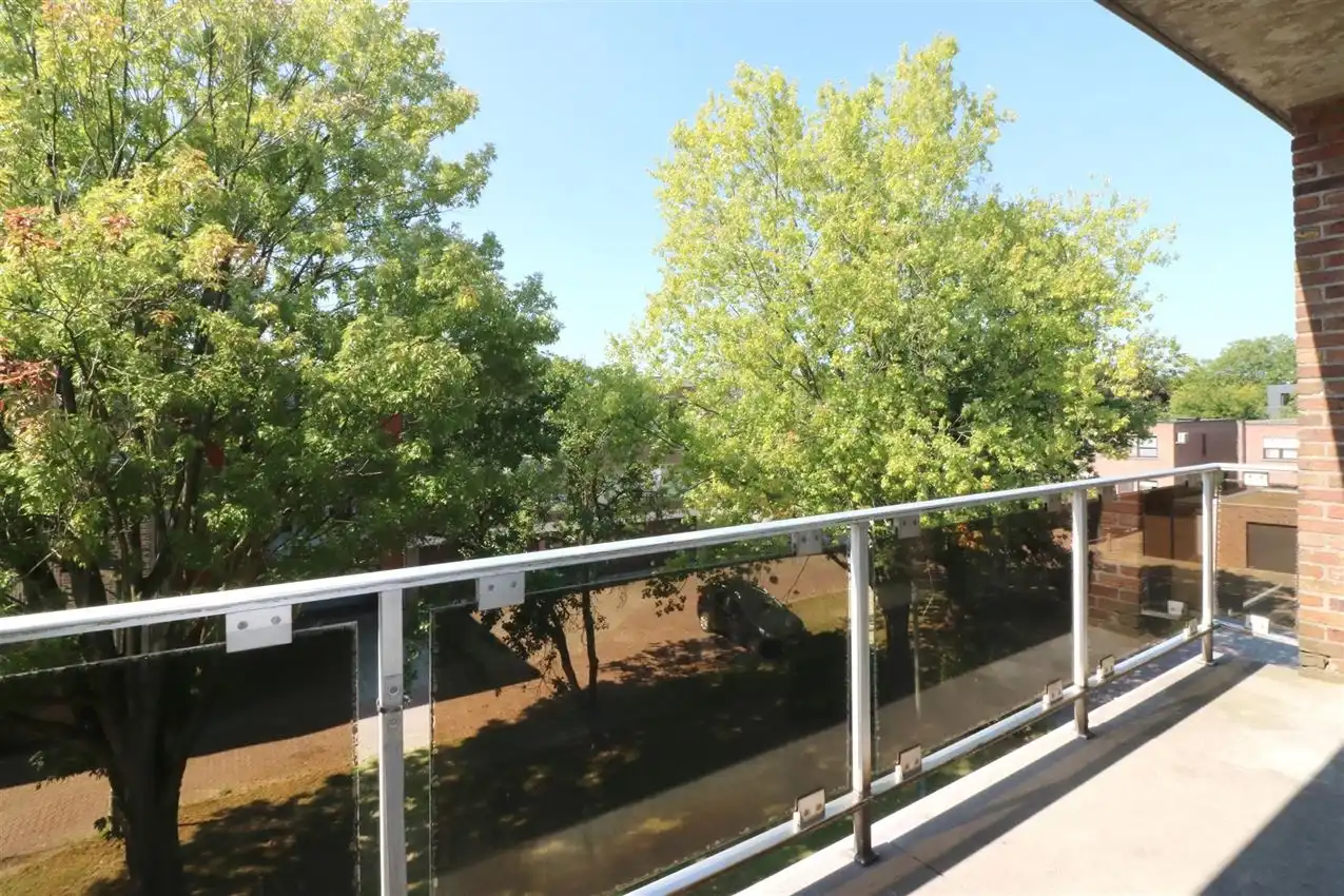 Zonnig appartement met 2 slaapkamers en garage op zeer goede, rustige locatie foto 22