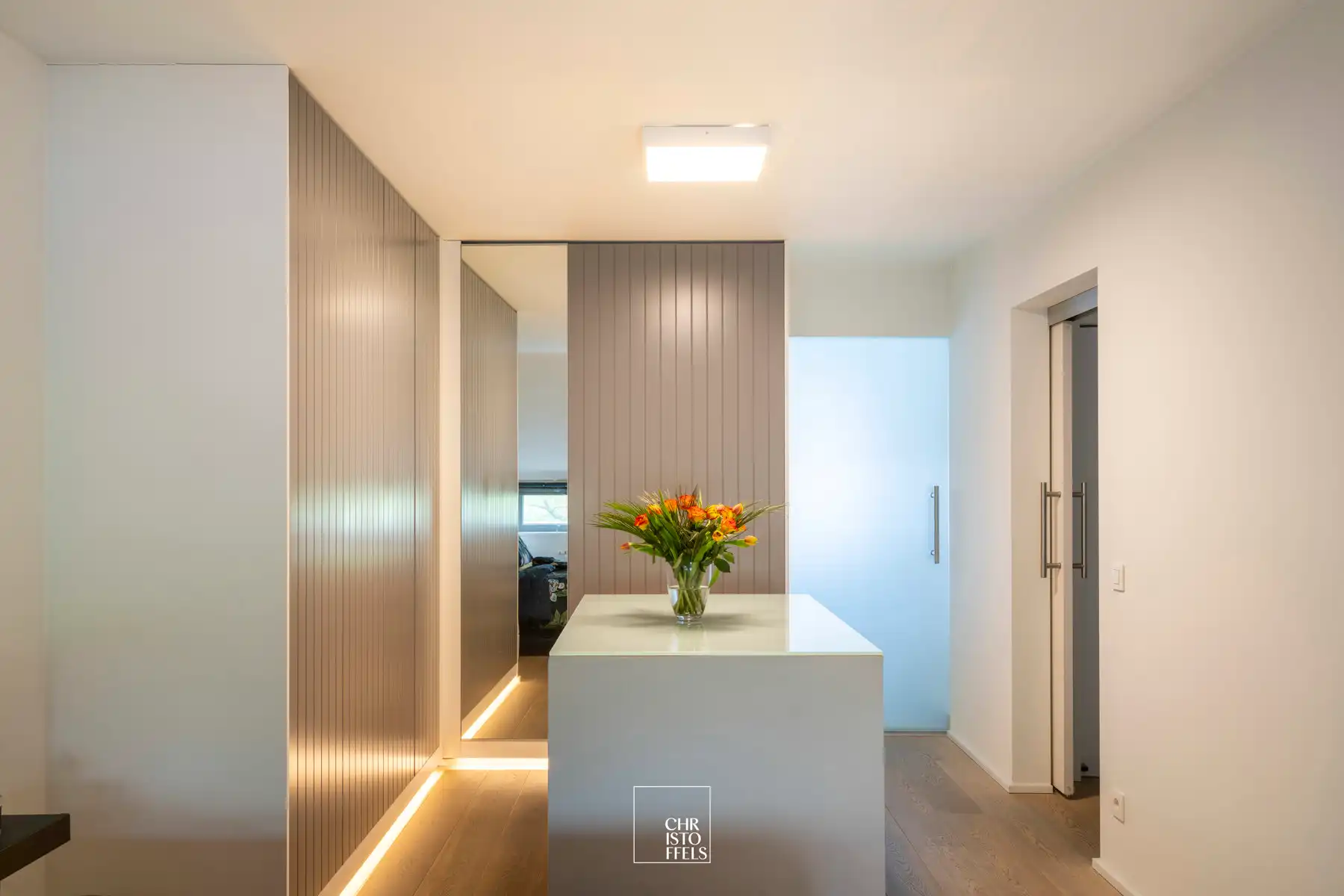 Luxe afgewerkte stadswoning (235m²) in domein Oud Rekem foto 8