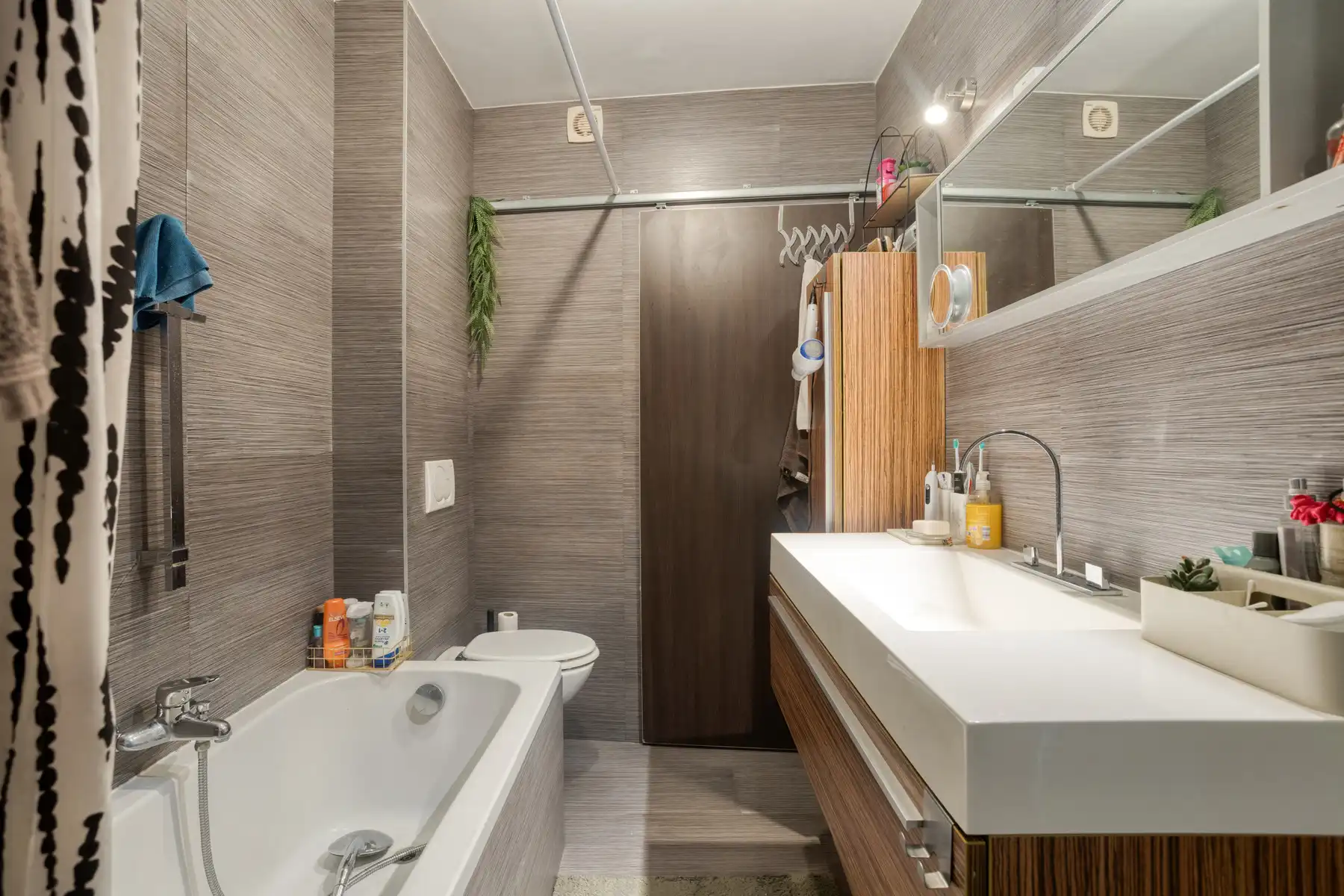 Overname vennootschap met appartement en gelijkvloers foto 12