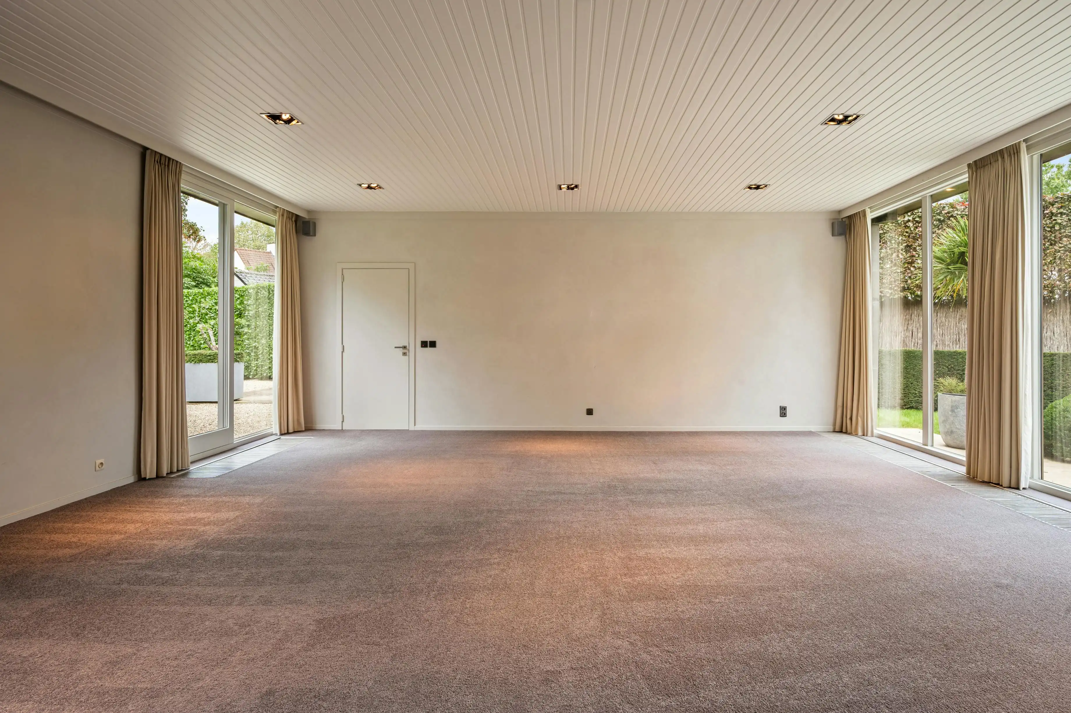 Uniek alleenstaand huis met diverse mogelijkheden te Izegem foto 4