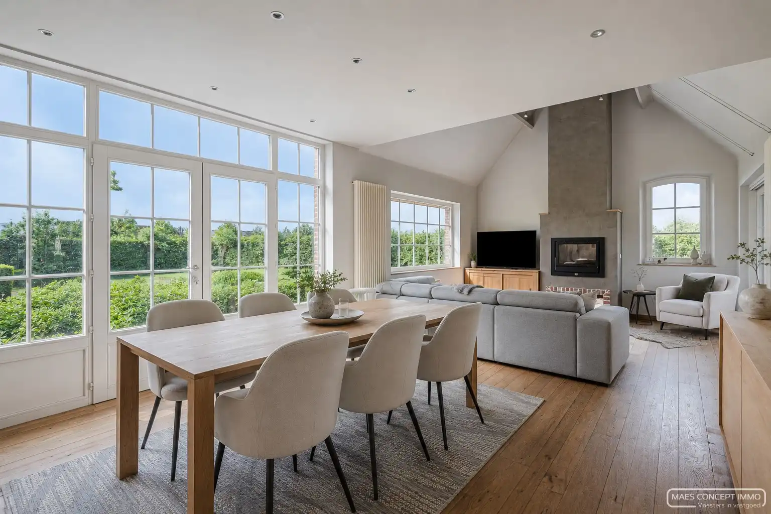 Uitzonderlijk gelegen villa met polyvalent bijgebouw op 3500 m², omringd door groen en landerijen foto 7