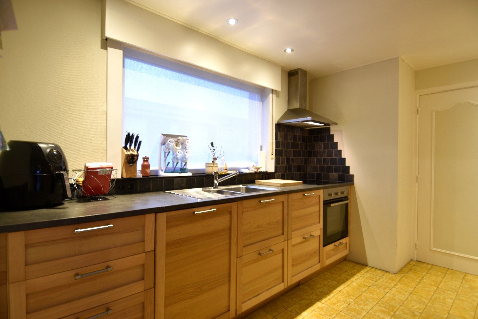 Instapklare woning met 3 slaapkamers, tuin en inpandige garage te koop in Gullegem foto 6