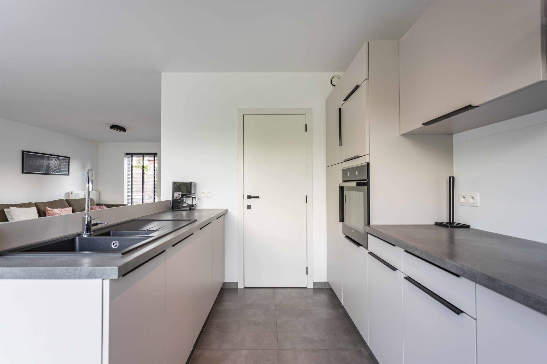 Recente (nieuw)bouwwoning  op een gunstige locatie foto 11
