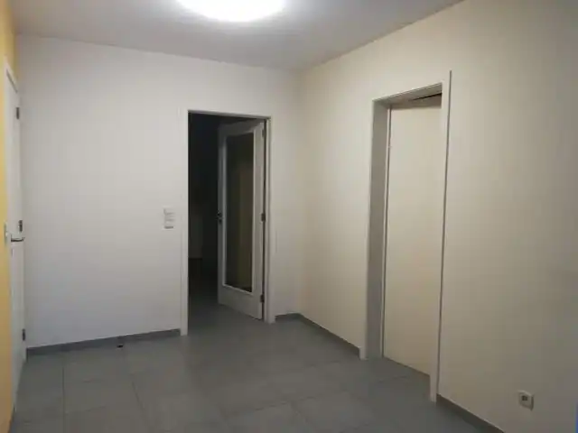 Genk, Reinpadstraat 10 bus 1 - Prachtig gelijkvloers appartement (117m2) met 2 slaapkamers, ruim terras (±65m2) met uitzicht in het groen en een aparte garage. foto 5