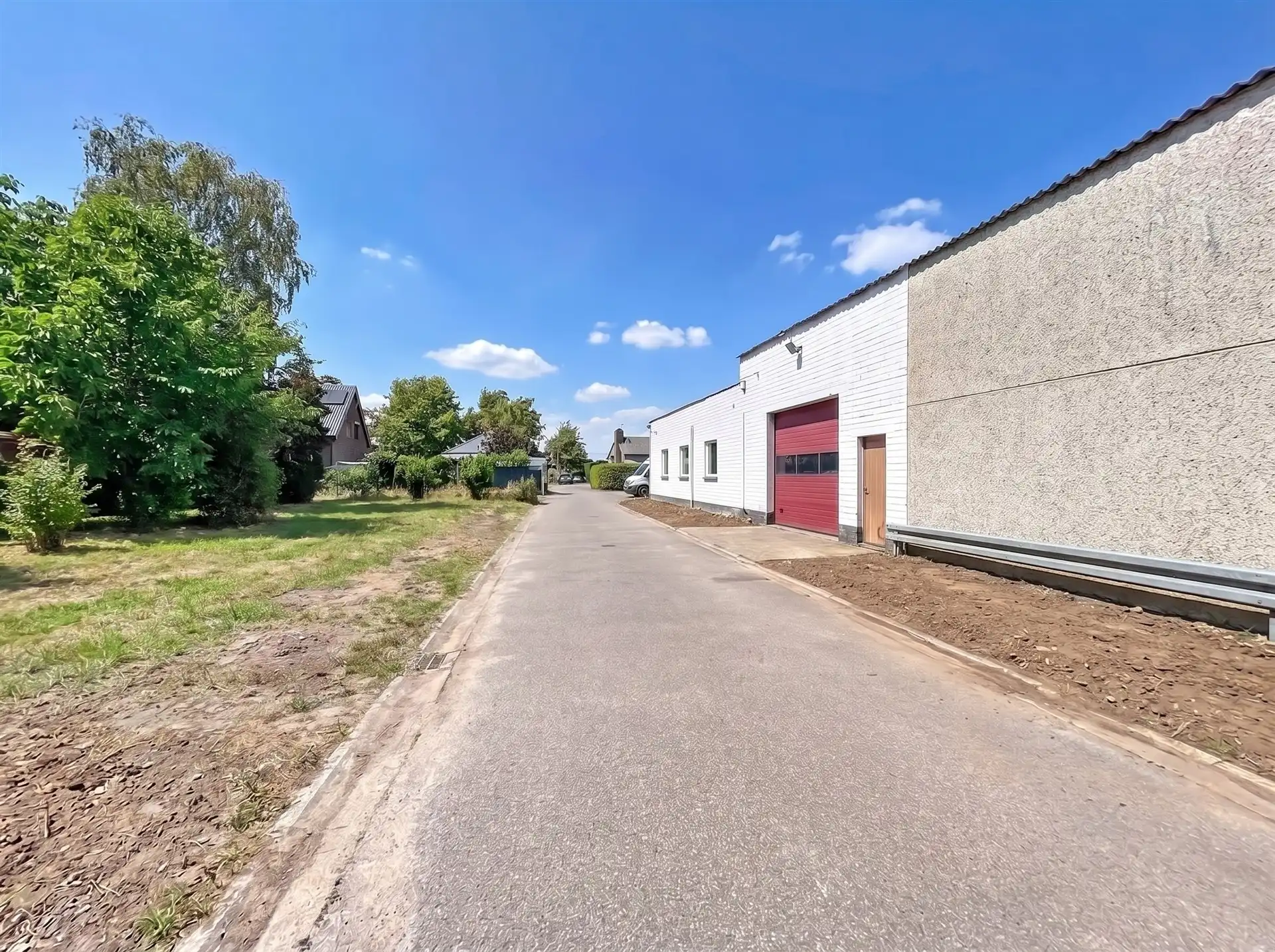 Woning met magazijn en kantoor op perceel van 2185m² foto 16