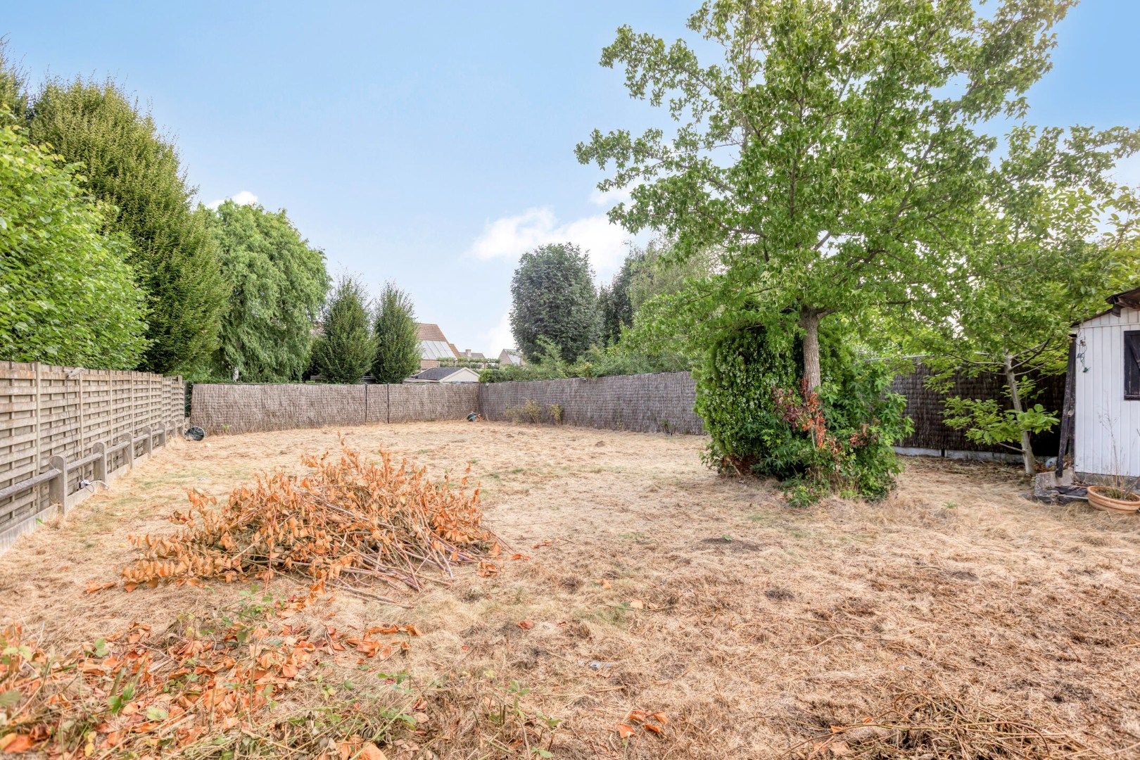Te renoveren woning op 570 m2 in een rustige buurt! foto 4
