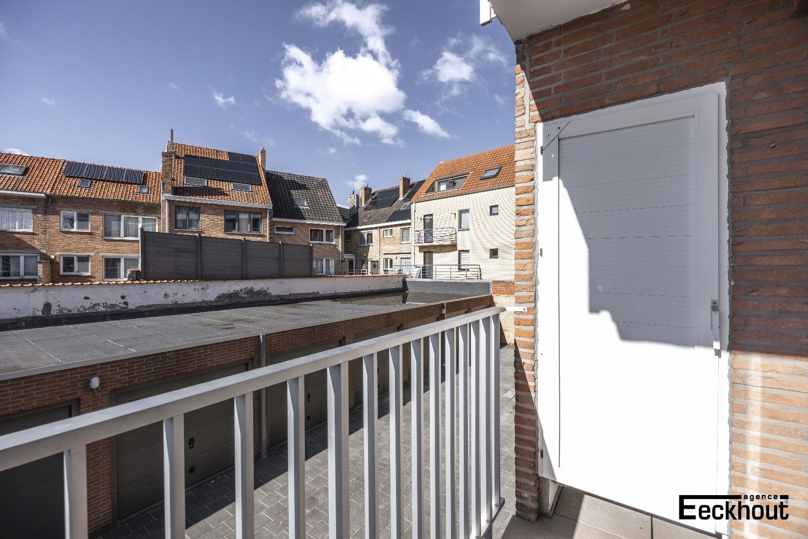 Lichtrijk appartement van 101m2 met supplementair 26m2 terrassen op gunstige ligging te Oostende! foto 9