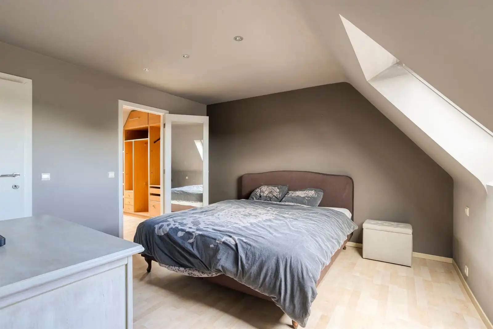 Ruim duplex appartement met 3 slaapkamers foto 17
