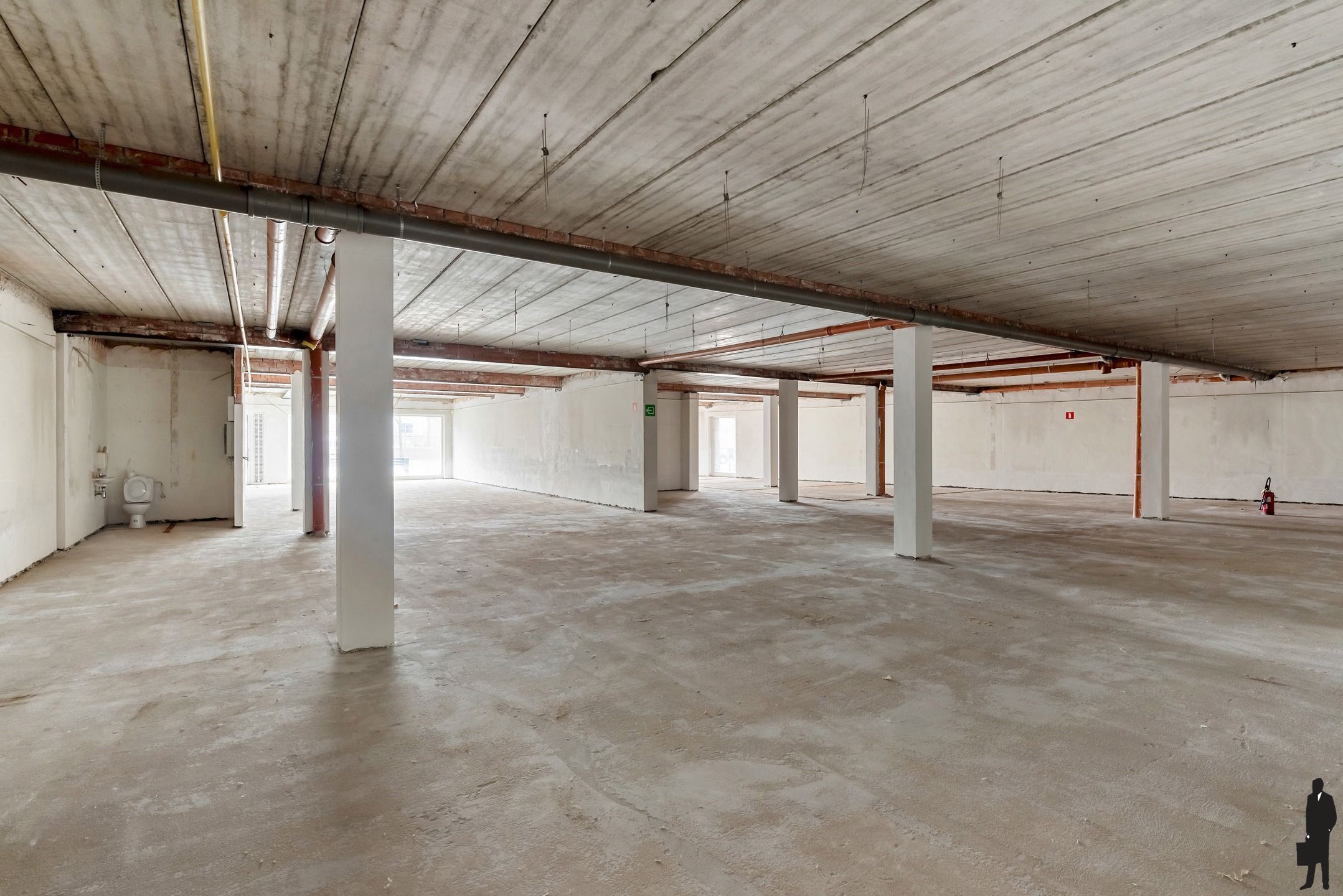 Casco handelsruimte van ca. 500m² gelegen aan de jachthaven  foto 2