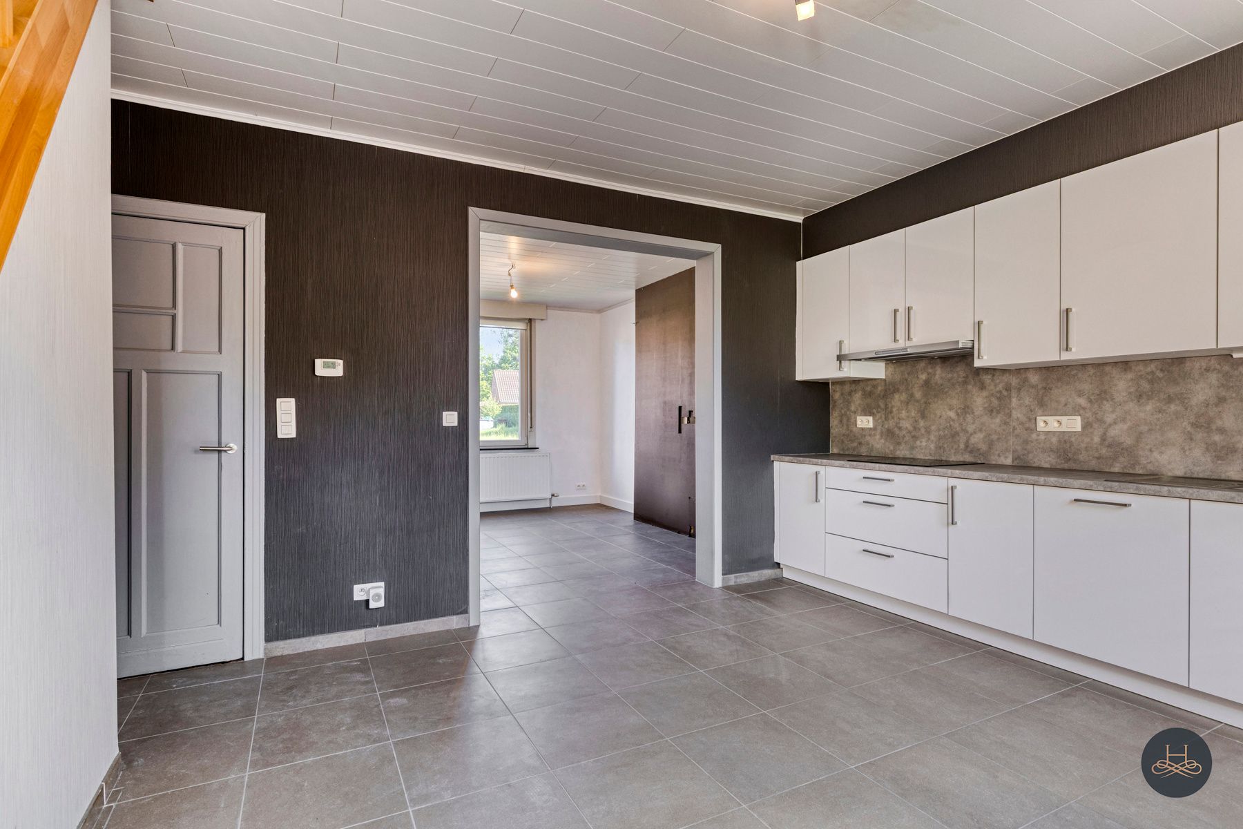 Deels gerenoveerde woning op 28a65ca met veel mogelijkheden foto 11