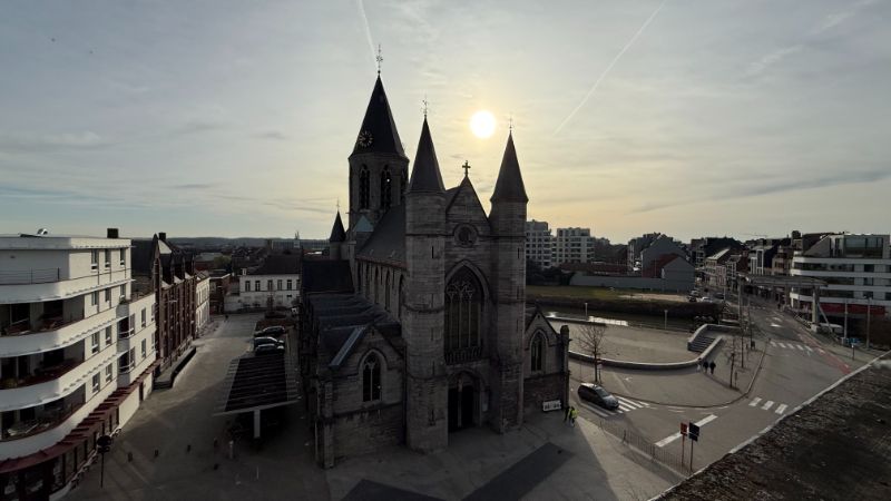 Gezellig en verrassend ruim appartement met 2 slaapkamers en veel potentieel in het hart van Deinze foto 11