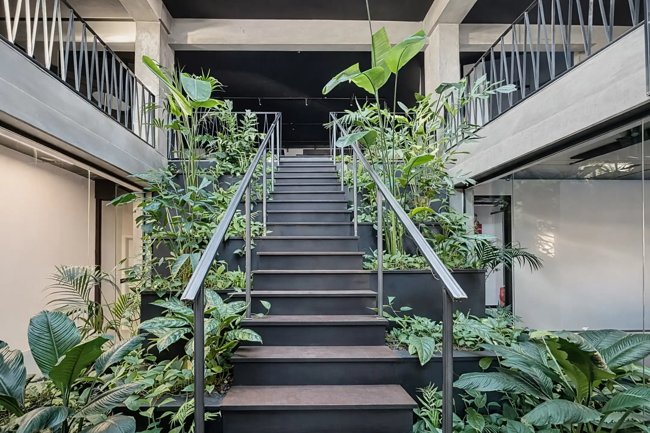 Uitzonderlijke magazijnen en kantoren in Wemmel foto 8