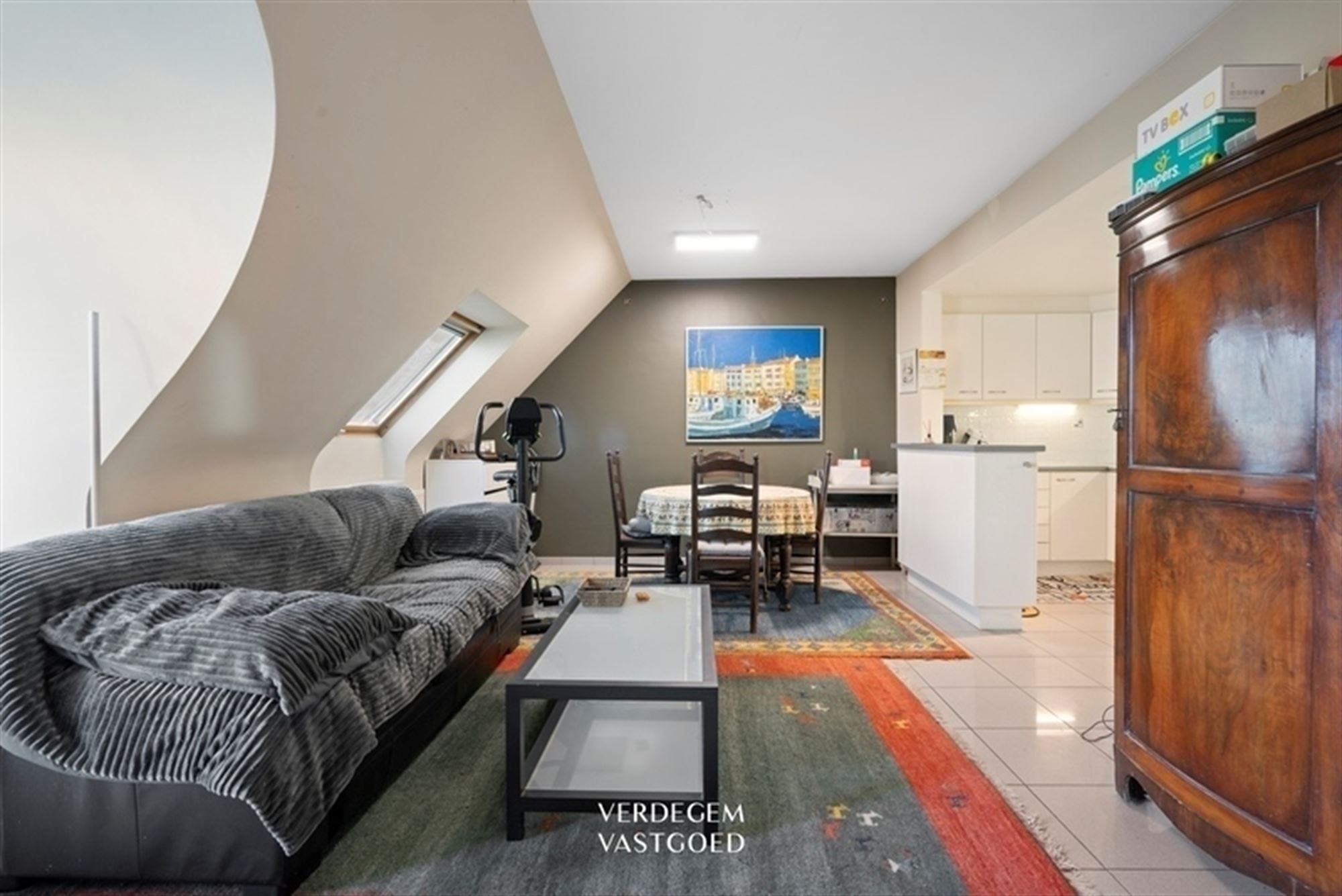 Gezellig appartement met 2 slaapkamers, terras en autostaanplaats foto 6