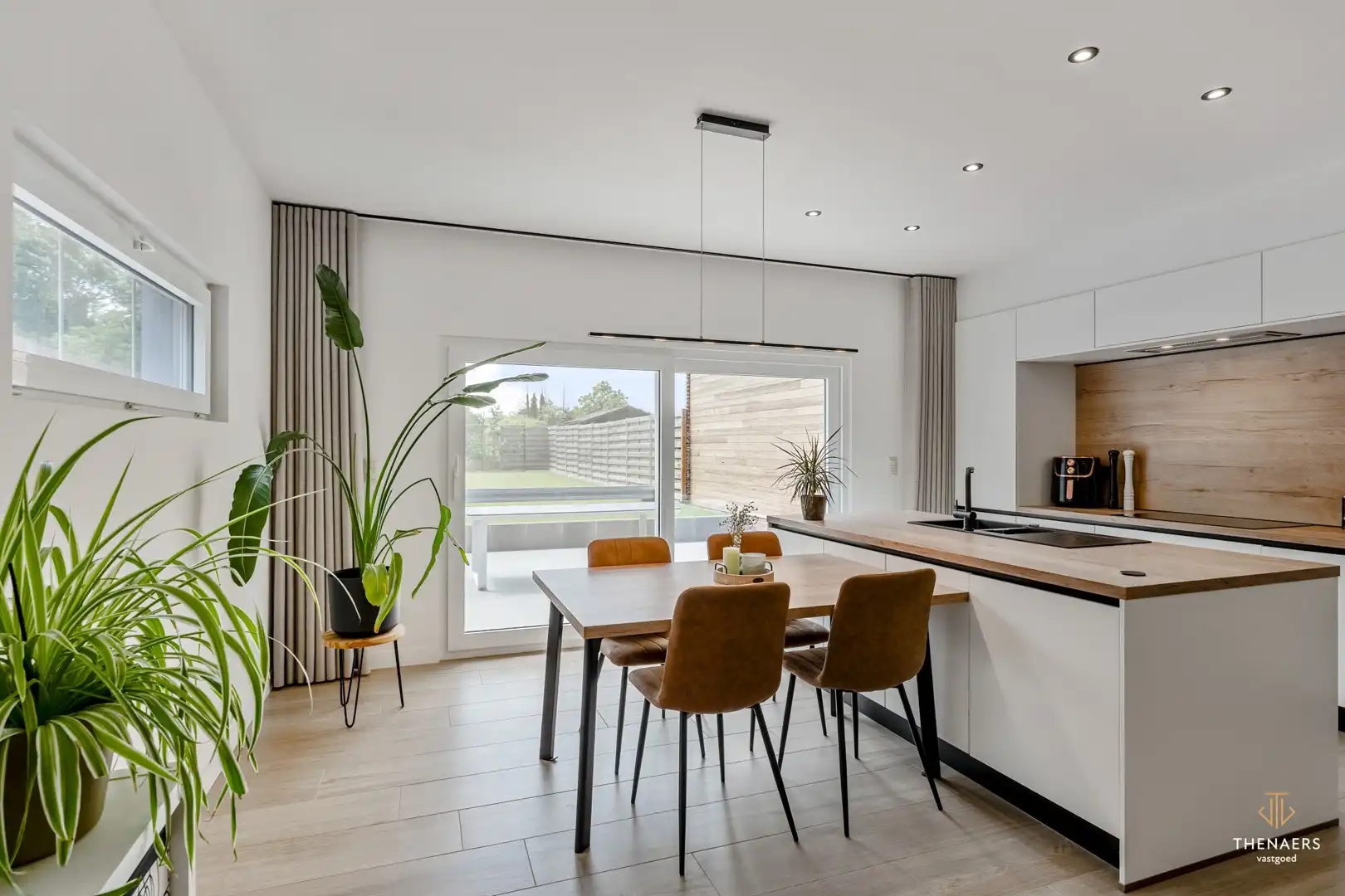 Instapklare woning met 4 slaapkamers op een rustige ligging nabij het kasteel van Duras. foto 7