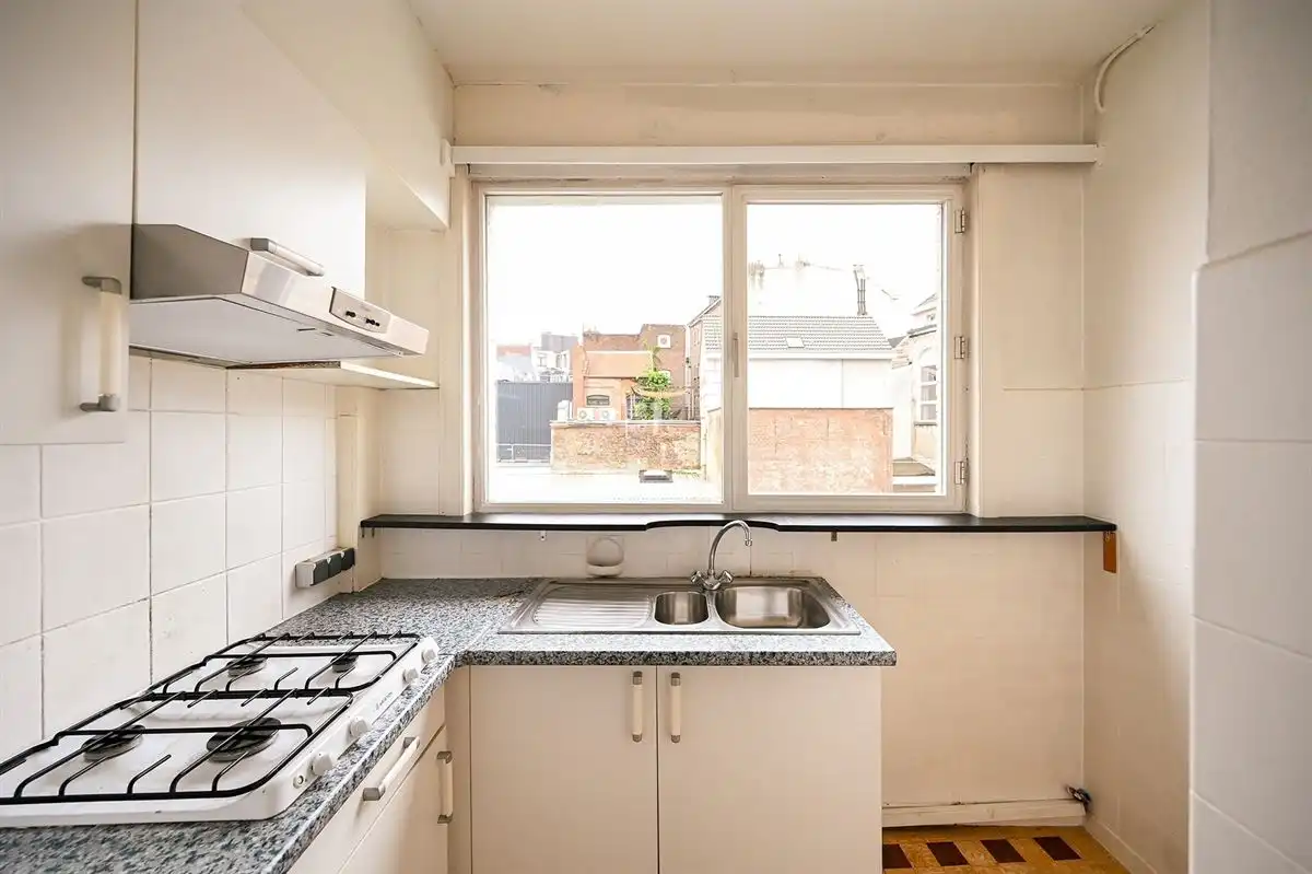 Op te frissen 2-slaapkamerappartement aan de Wilde Zee foto 12