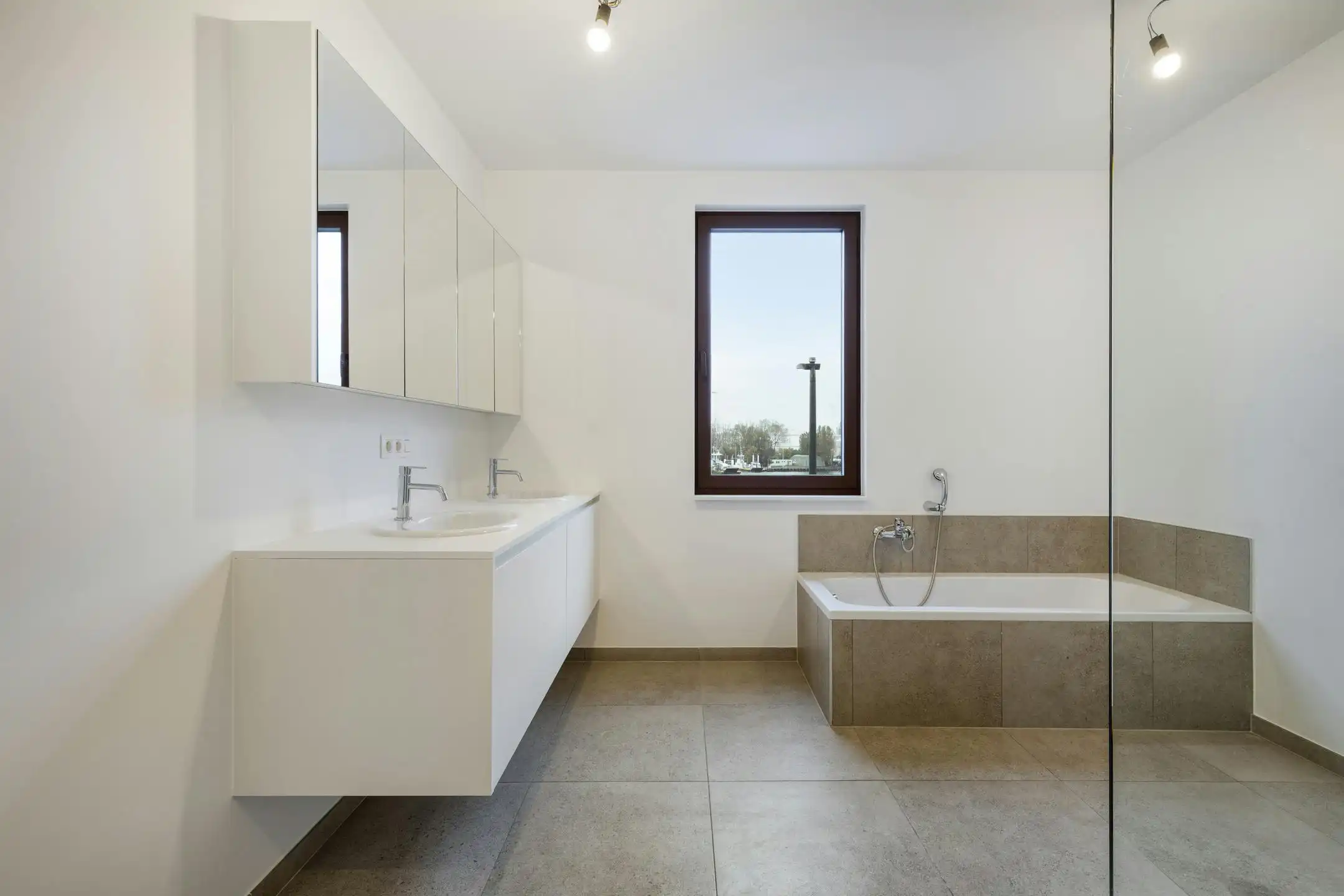 Nieuwbouwappartement met 3 ruime slaapkamers te koop foto 8