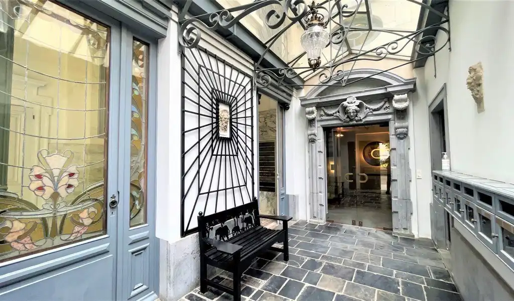 Kantoren te huur  in prachtig herenhuis te Antwerpen foto 3