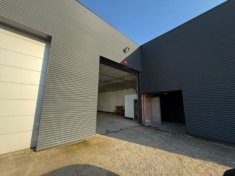 Gerenoveerd magazijn van 290 m² te huur in Ronse – uitstekende ligging langs de N48 foto 11