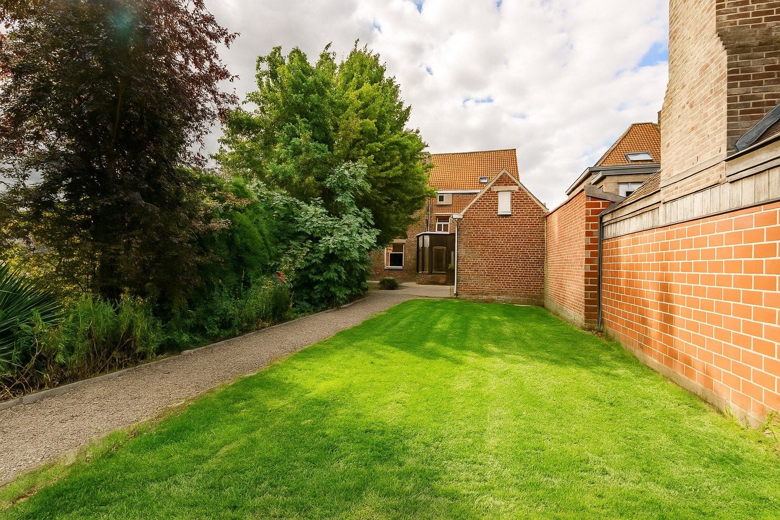 KARAKTERVOLLE INTERBELLUM VILLA OP 1.187 m² IN HARTJE ARDOOIE foto 3
