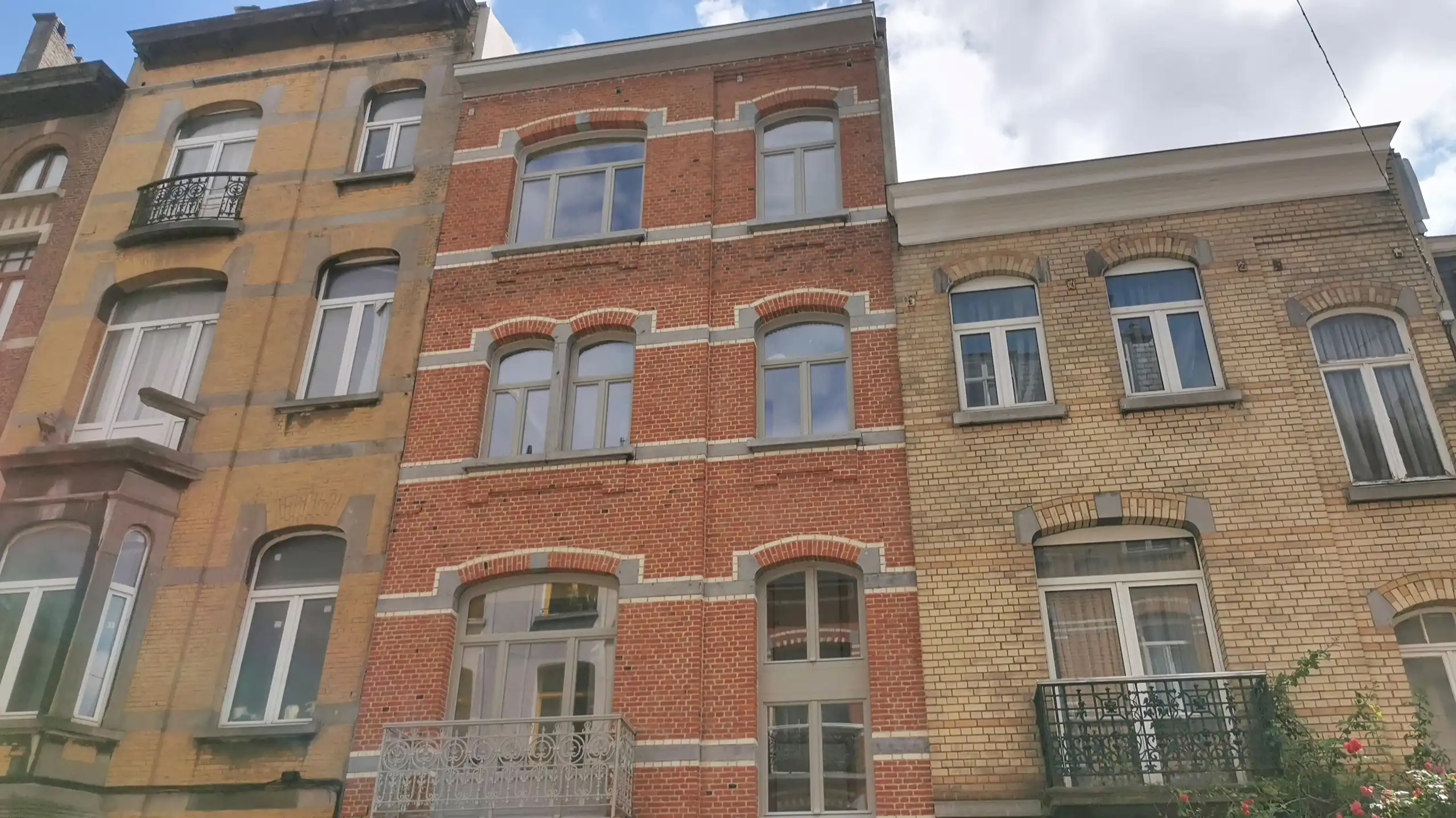 Volledig gerenoveerd, 1ste bewoning, tegenover Josaphatpark foto {{pictureIndex}}