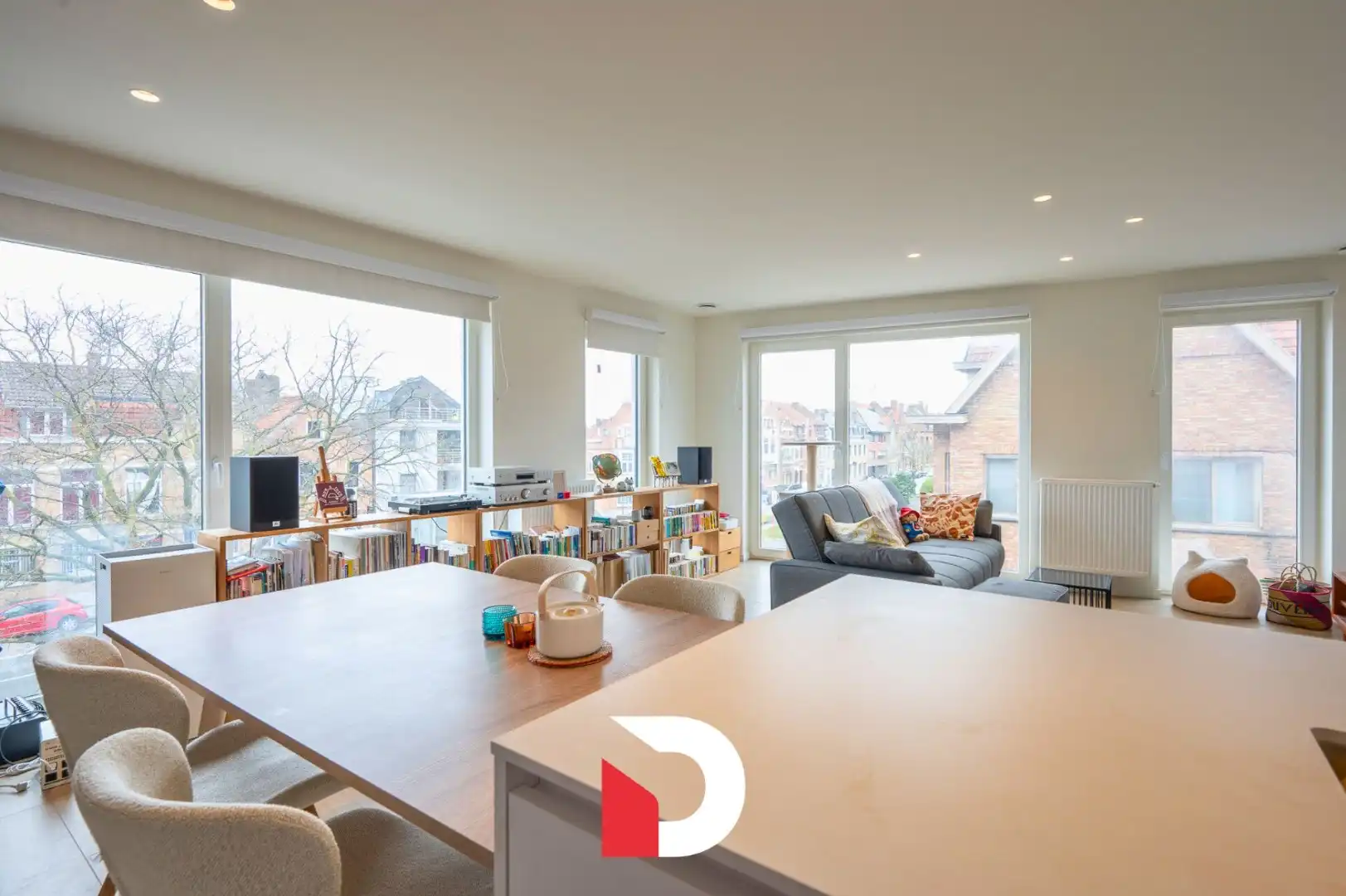 Instapklaar hoekappartement met 2 slk label A en ruim terras centrum Brugge foto 8