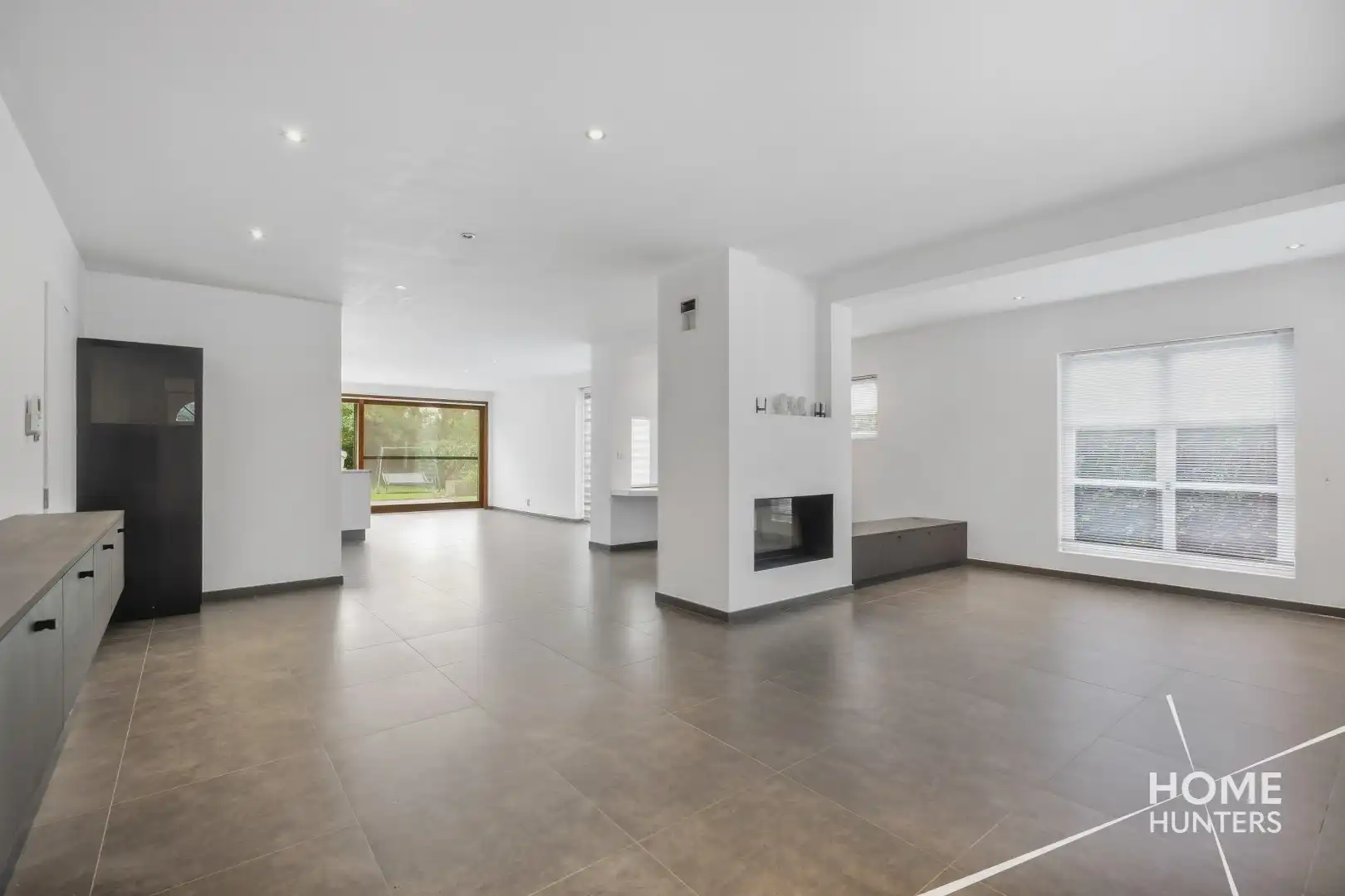 Landelijk gelegen instapklare woning met 4 slaapkamers, garage en tuin foto 3
