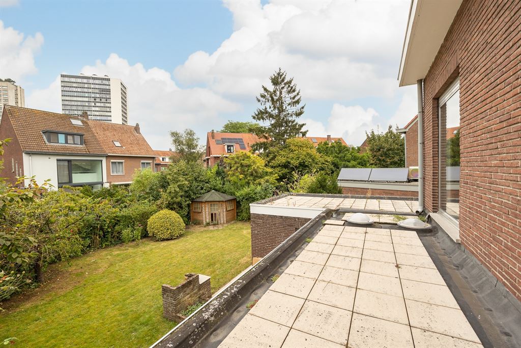 Unieke jaren 80-woning met ruime tuin foto 29