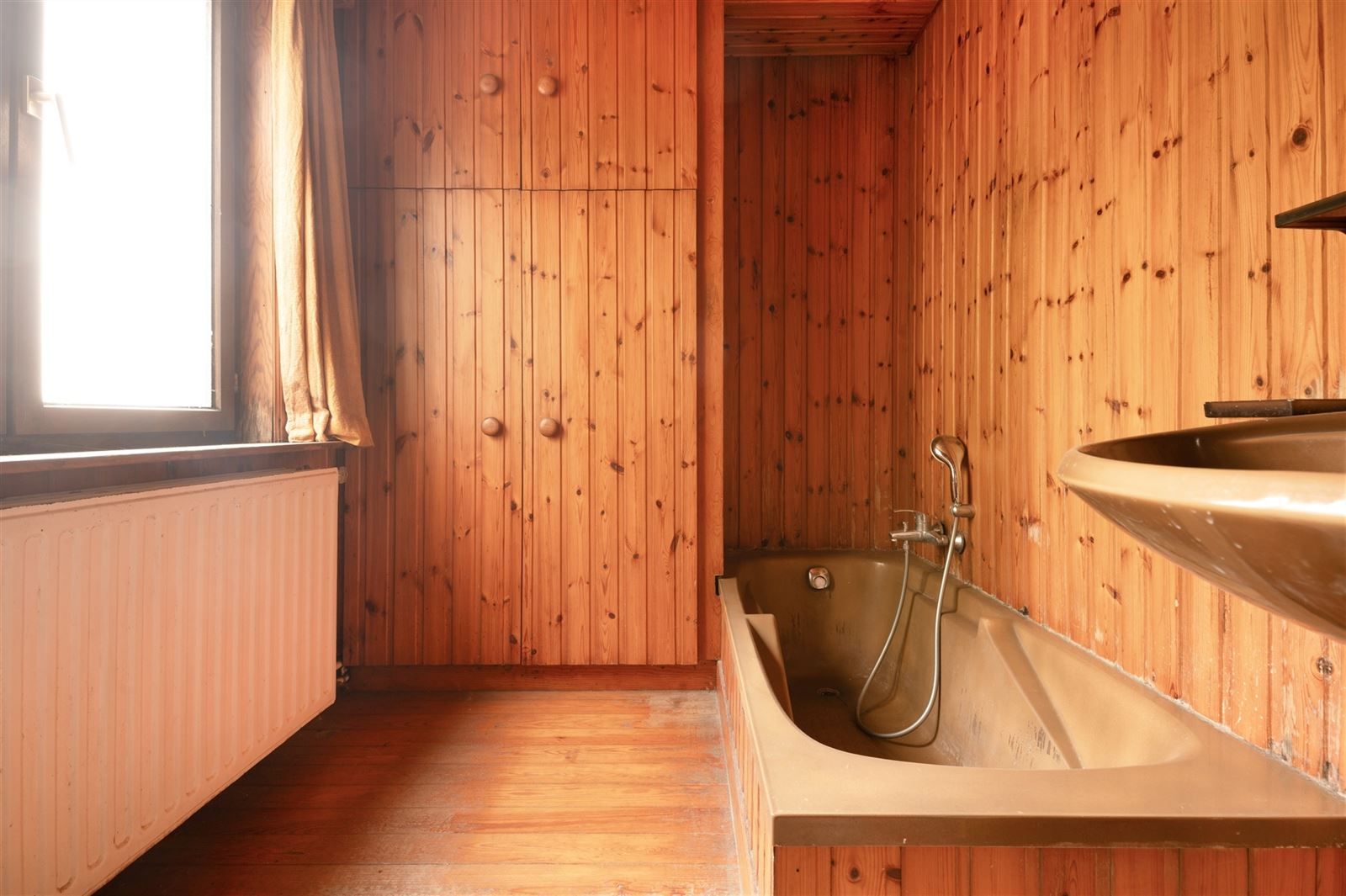 karaktervolle woning met handelsruimte in hartje Zottegem! foto 10