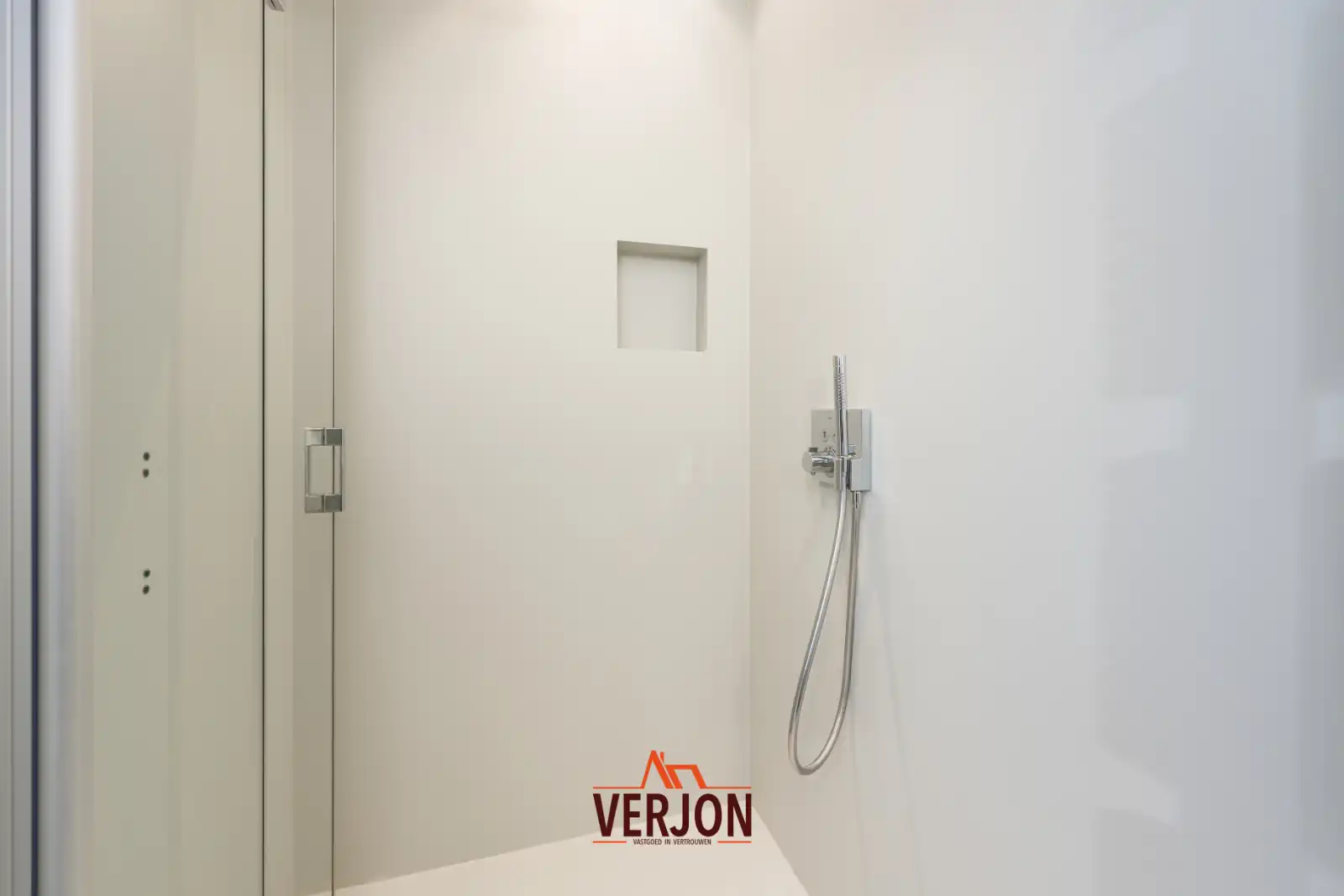 Magnifiek afgewerkte woning foto 10