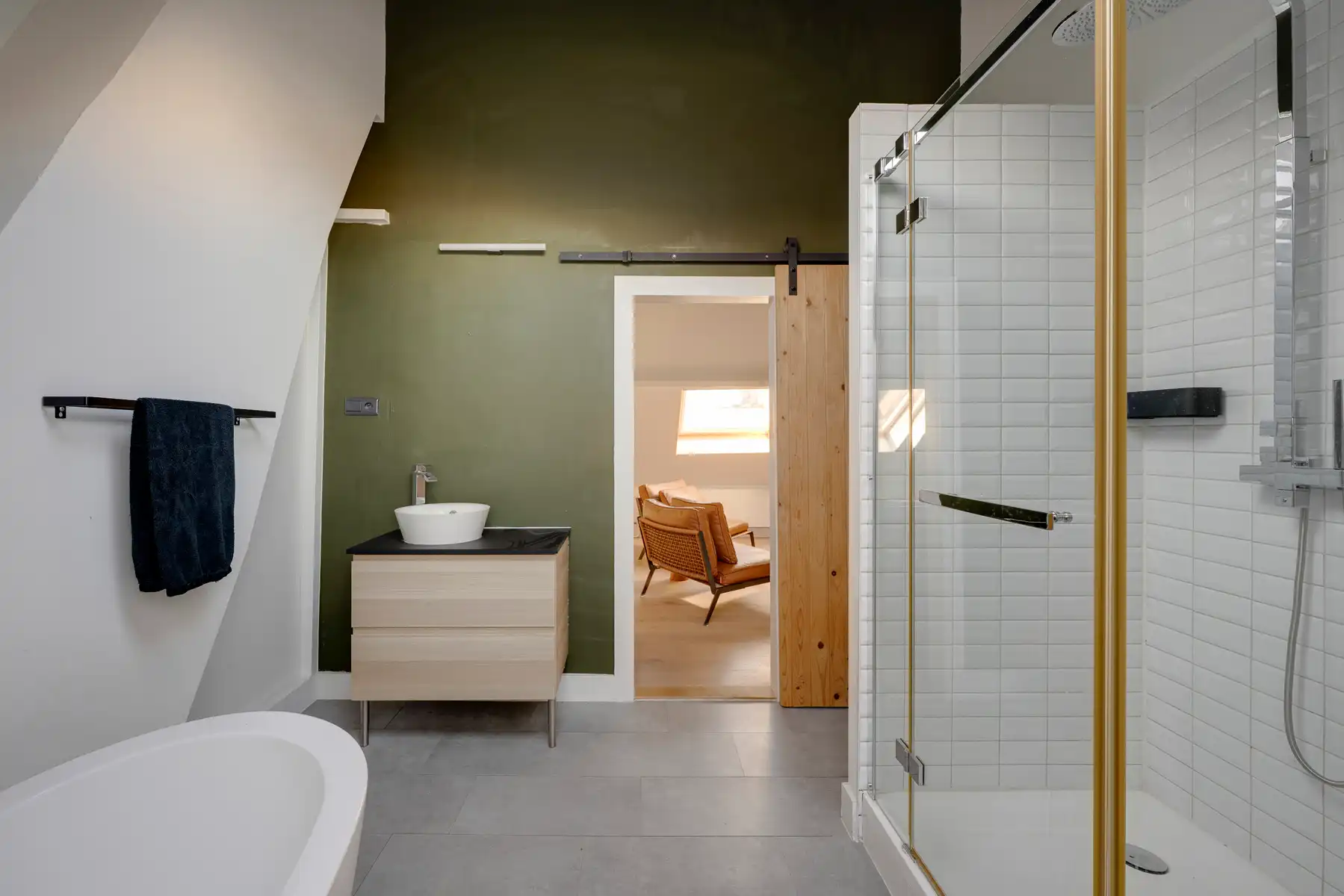 Karaktervol burgerhuis op toplocatie foto 14