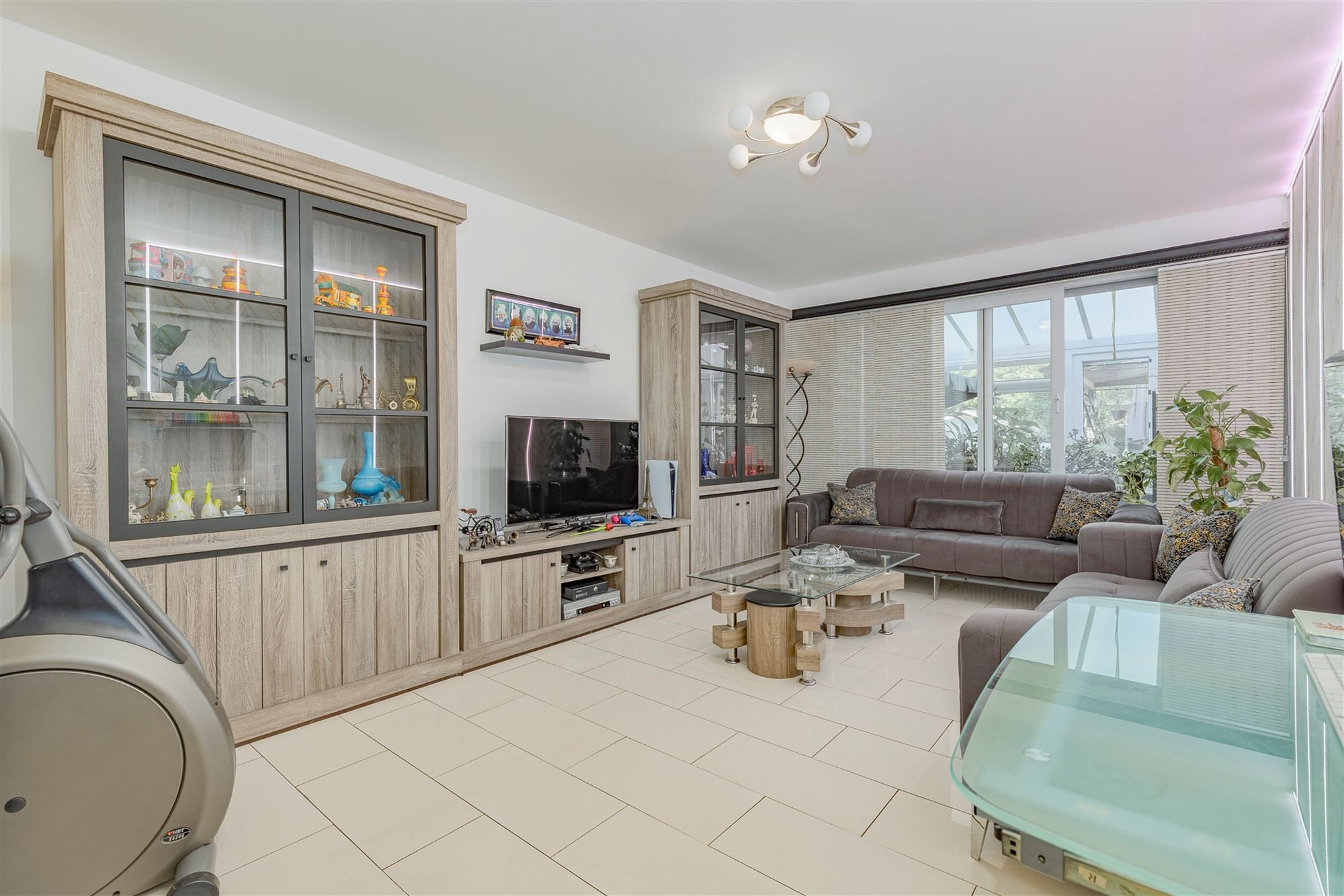 Mooi ingerichte woning met 4 slk, 2 badk en ruime stadstuin in Merksem foto 7