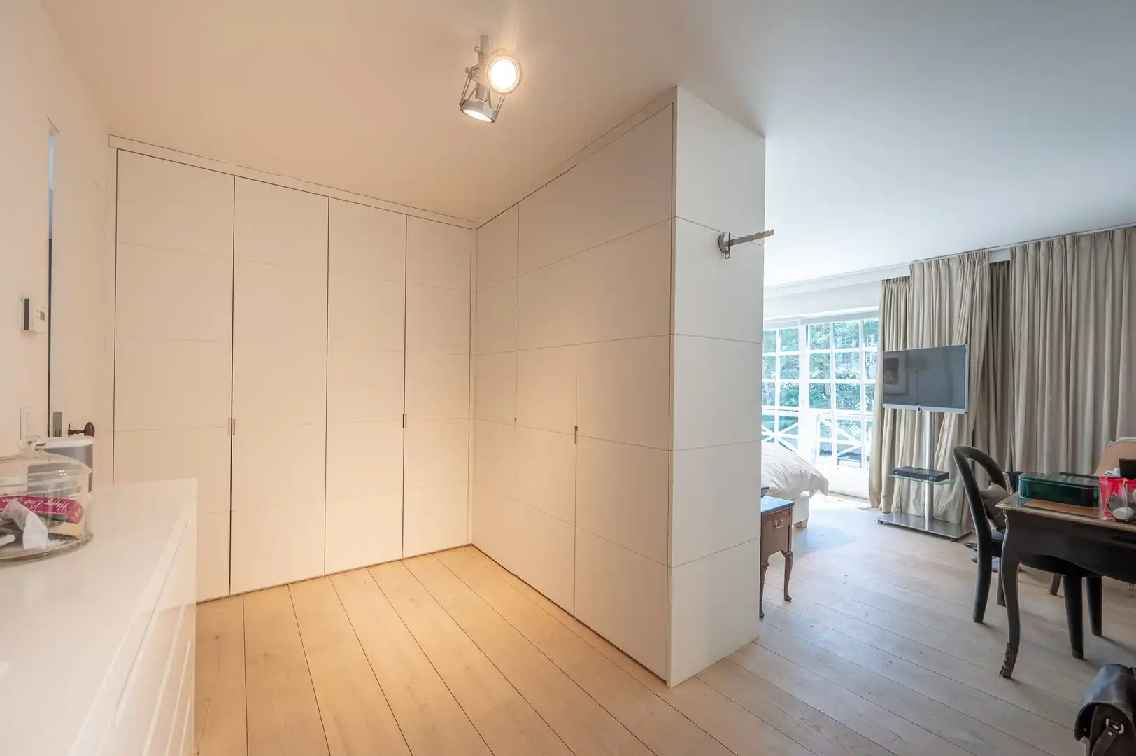 Prachtige villa met zwembad rustig gelegen in een paadje in hartje Zoute. foto 27