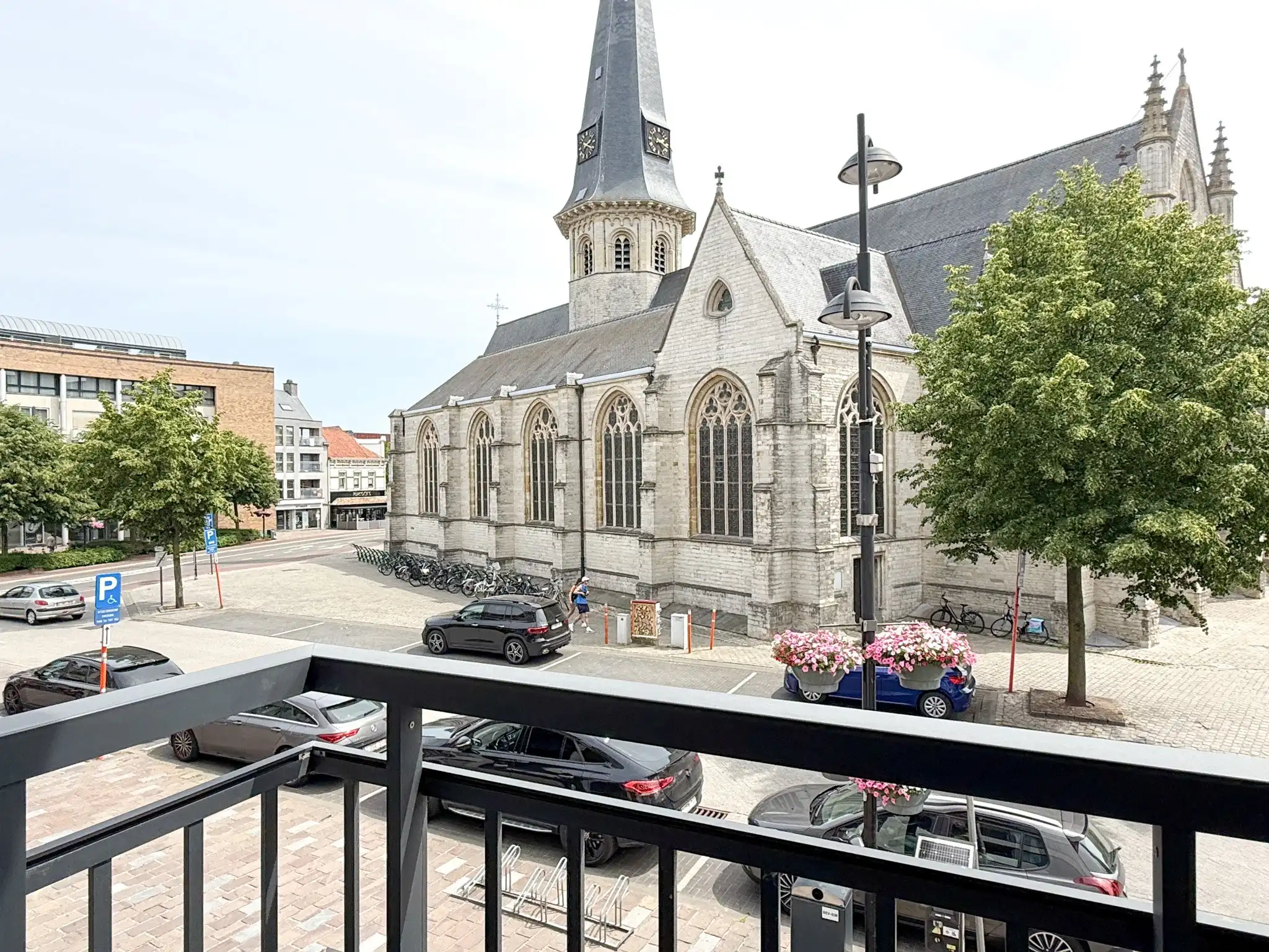 Appartement met mooi zicht op de Grote Markt van Beveren met twee slaapkamers foto 8