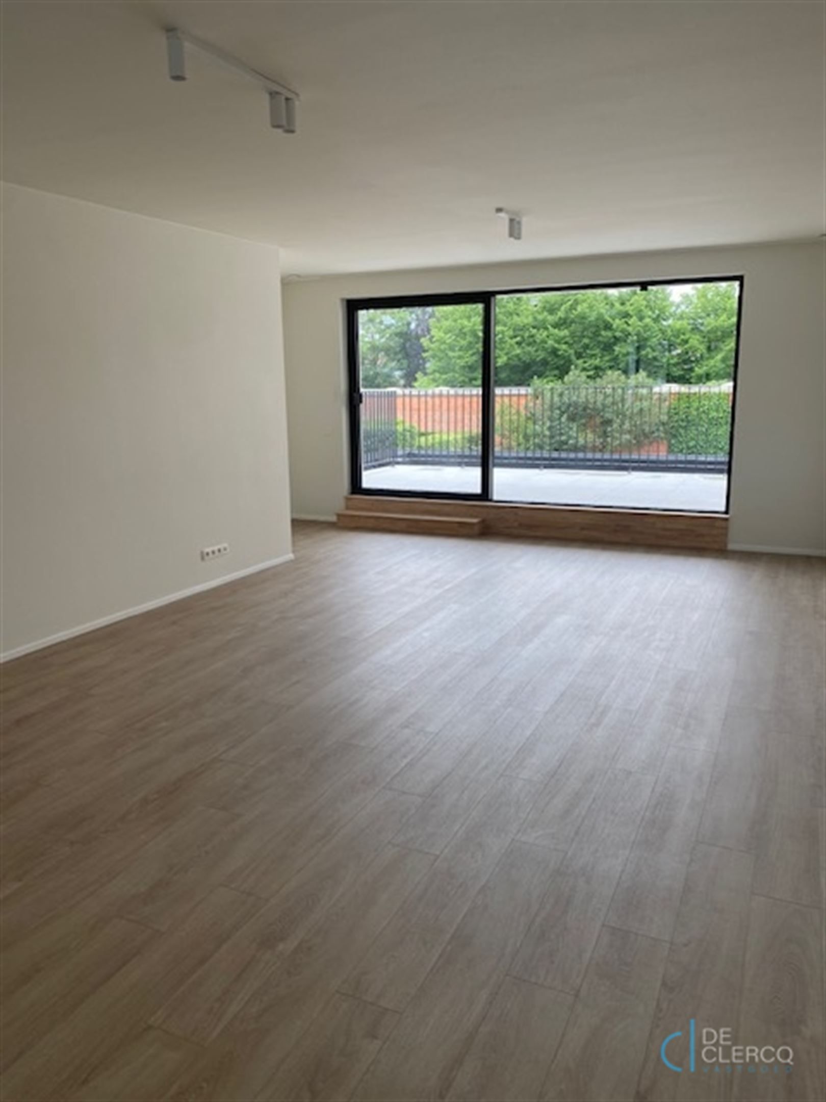 Tijdloos en duurzaam appartement TE HUUR op topligging in Lochristi! foto 9