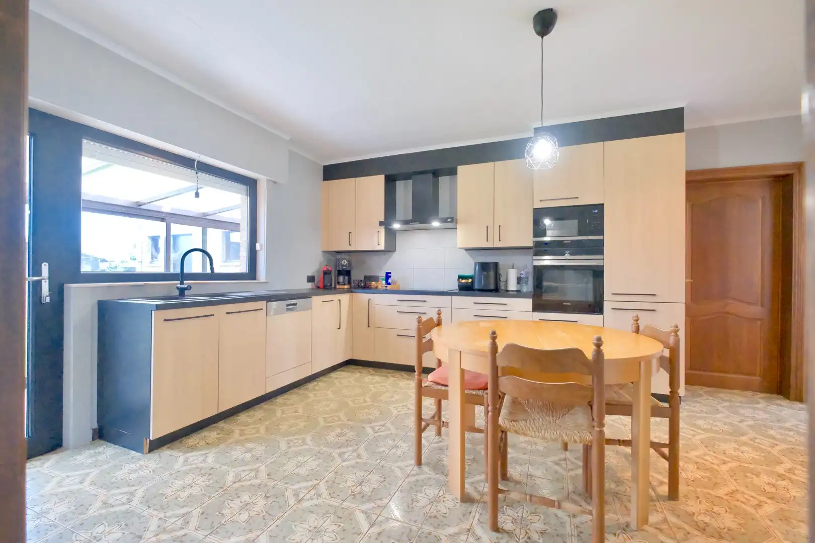 Rustig gelegen woning met 3 slpks en garage op perceel van 585 m²! foto 8