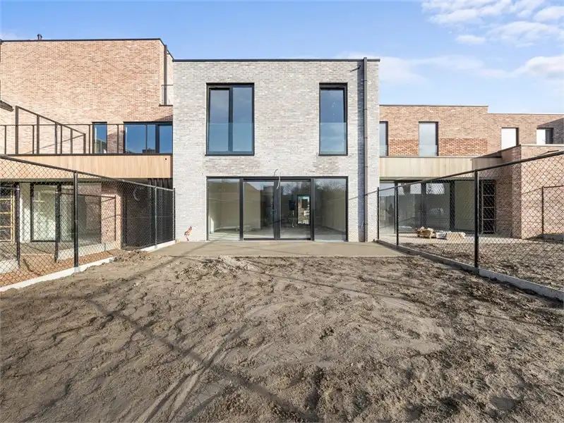 RUIME NIEUWBOUWWONING, GEKENMERKT DOOR EEN STRAKKE ARCHITECTUUR (WONING 4) foto 27