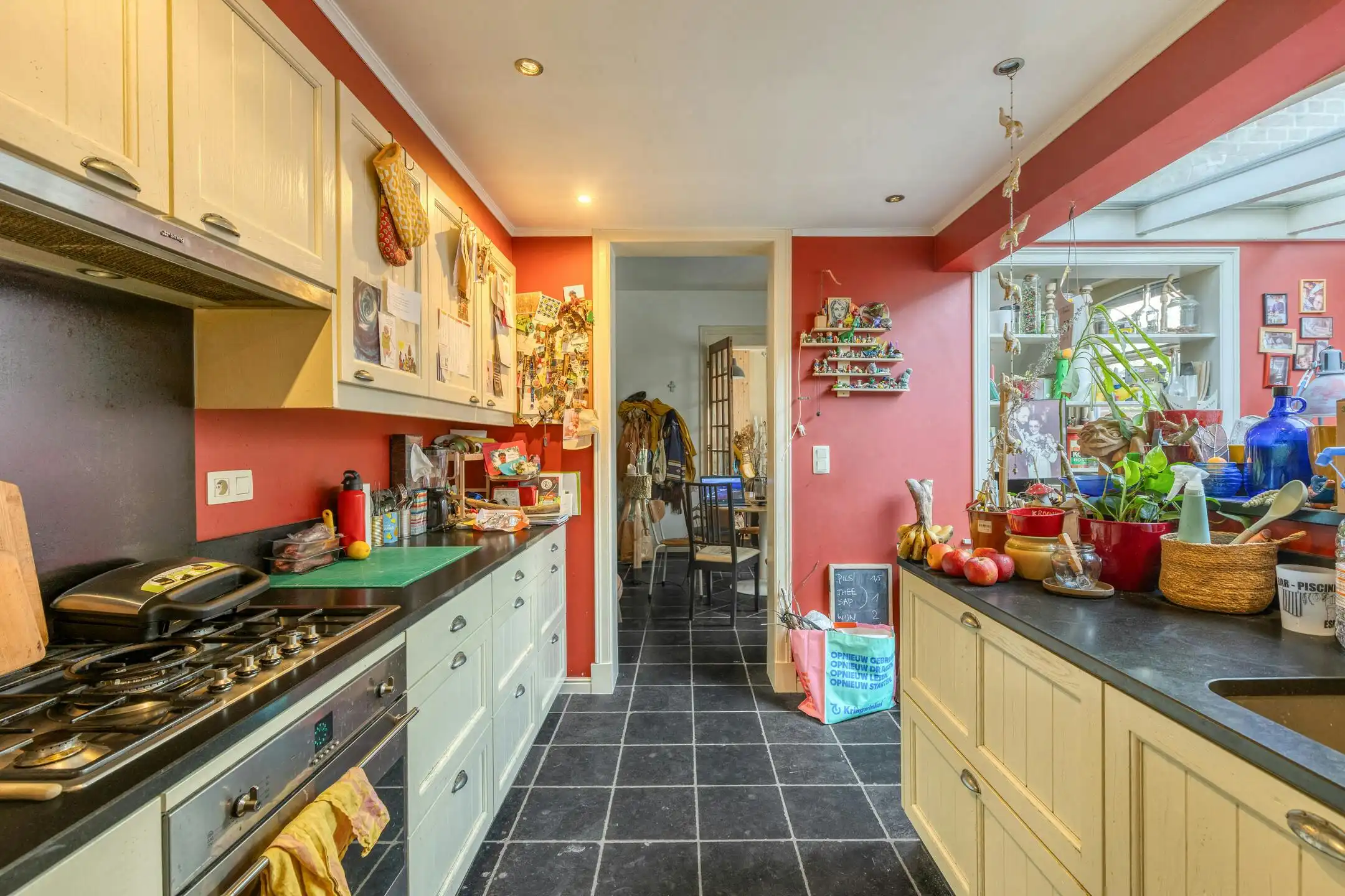 Gezellig huis met met 3 slaapkamers, leuke stadskoer en garage foto 11