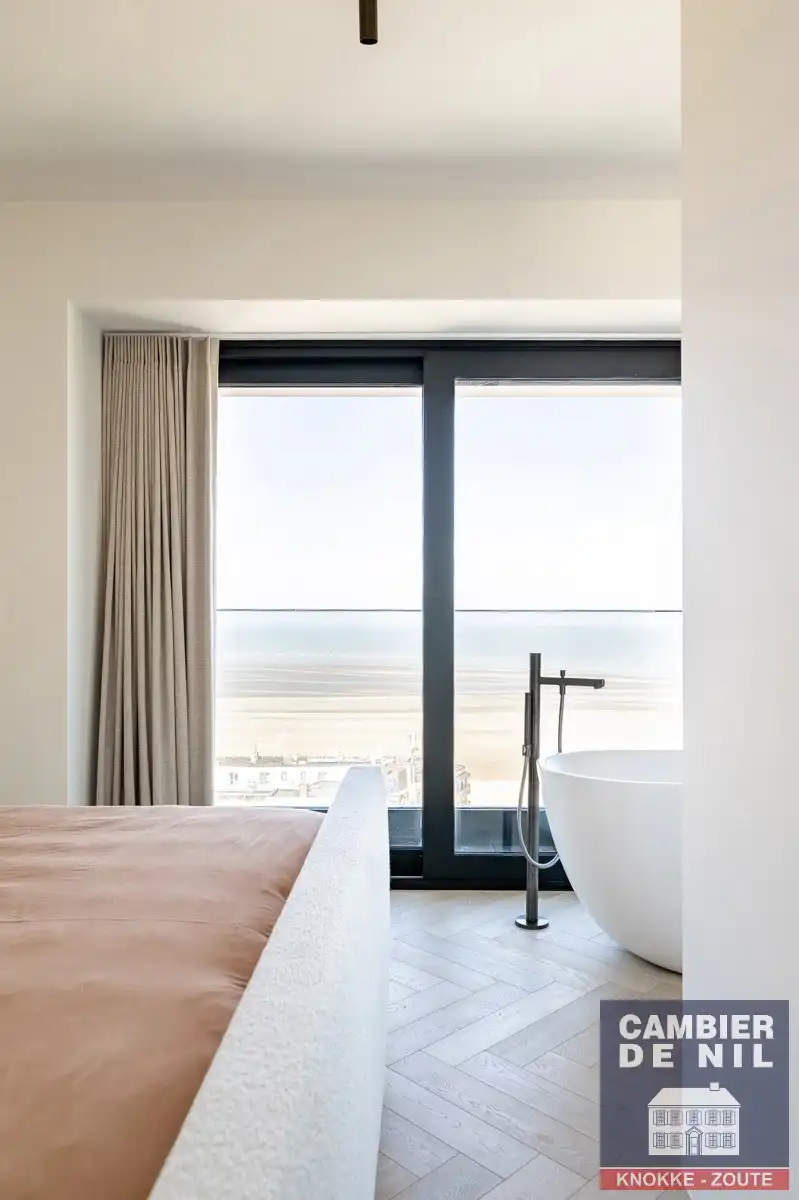 Luxueus nieuwbouw appartement met panoramisch uitzicht over Knokke-Heist, hinterland en zee foto 14