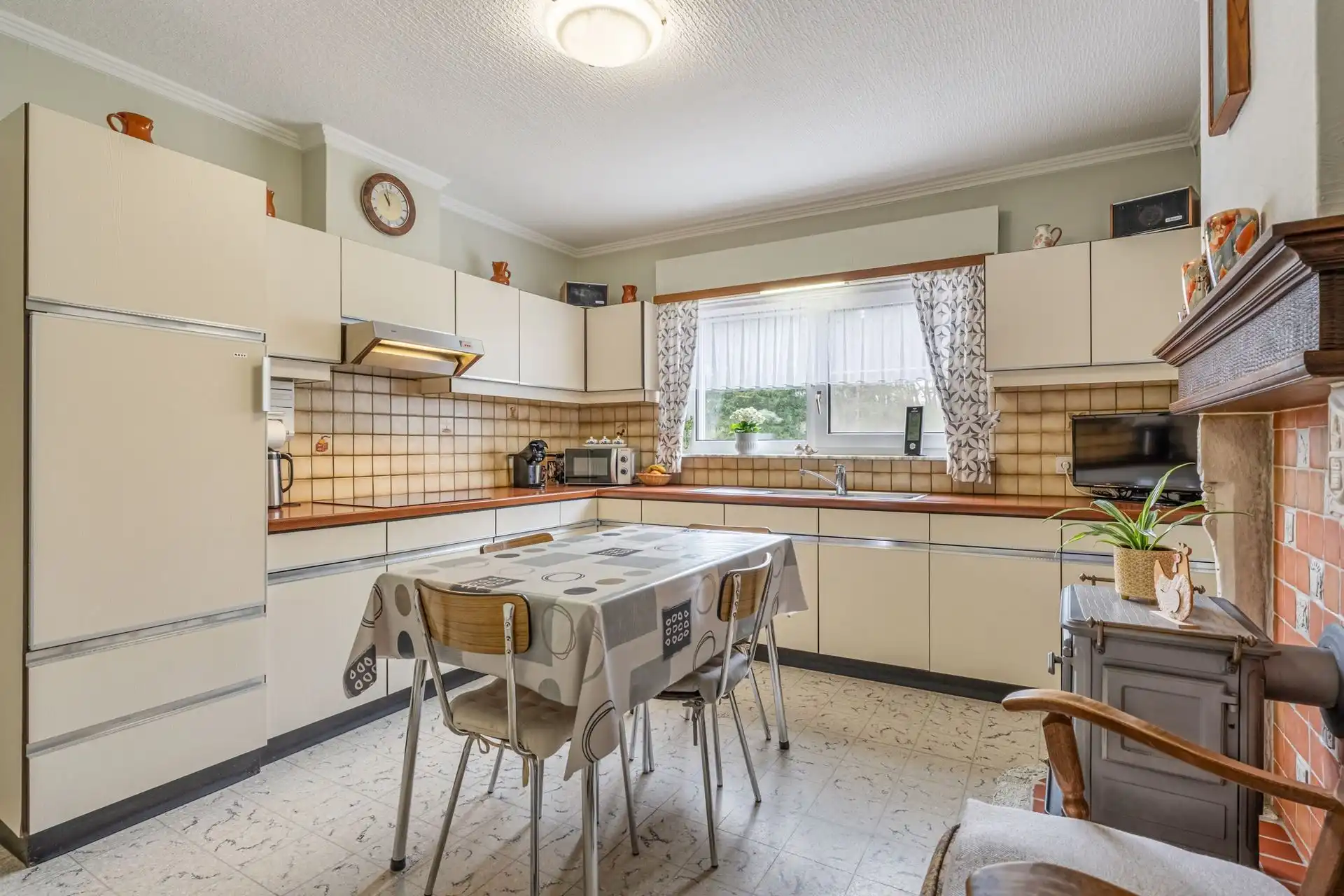 Vrijstaande eengezinswoning met bijhorende gronden foto 15