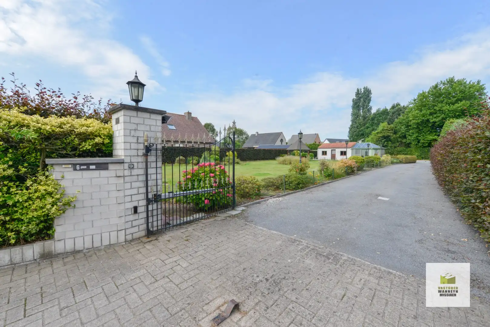 Perceel bouwgrond van 602 m2 geschikt voor VRIJSTAANDE bebouwing in centrum Wingene foto 3